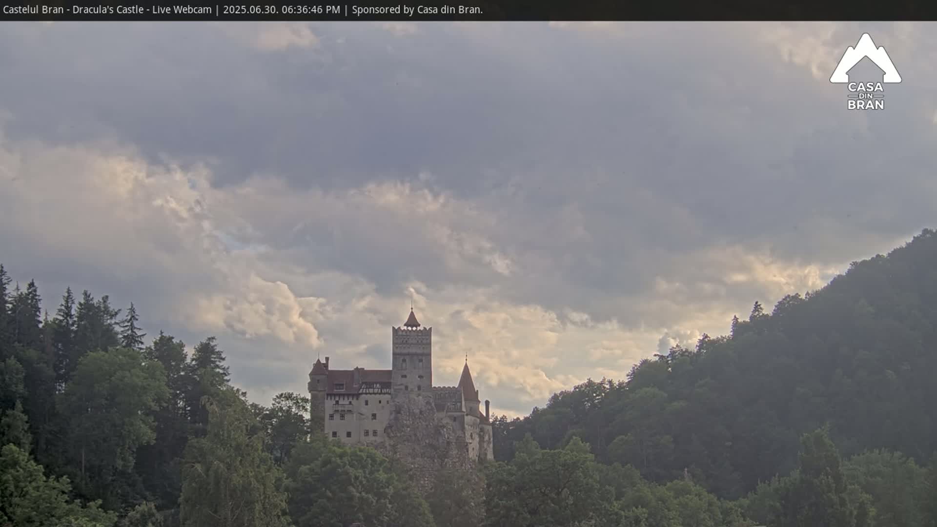 Bran, Dracula's Castle ( Castelul Bran) Live Cam - Bran, Braşov, Romania
