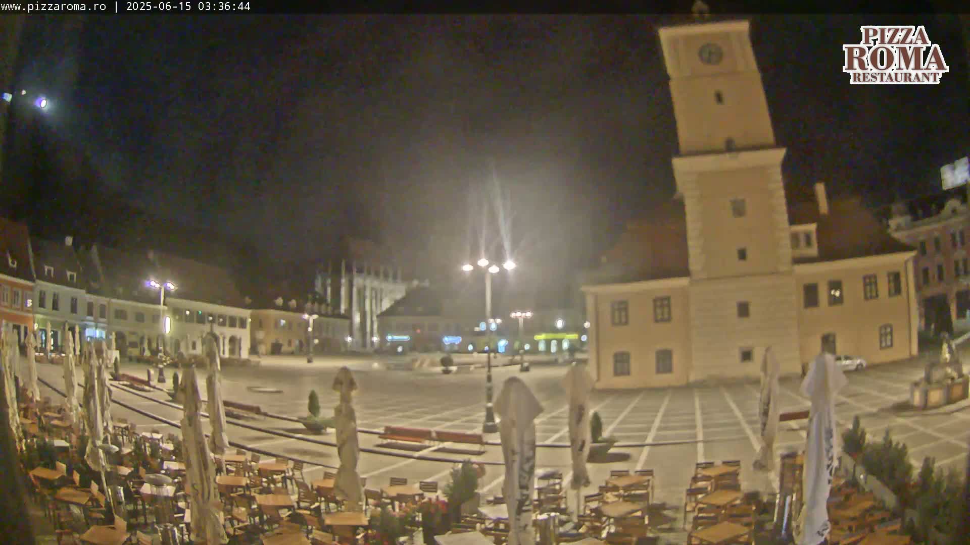 Brasov, Town / Council Square Piata Sfatului Live Cam - Centrul Vechi, Braşov, Romania