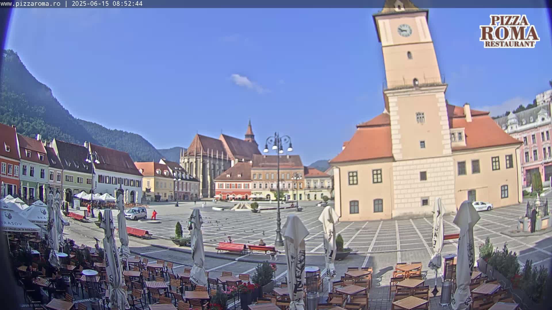 Brasov, Town / Council Square Piata Sfatului Live Cam - Centrul Vechi, Braşov, Romania
