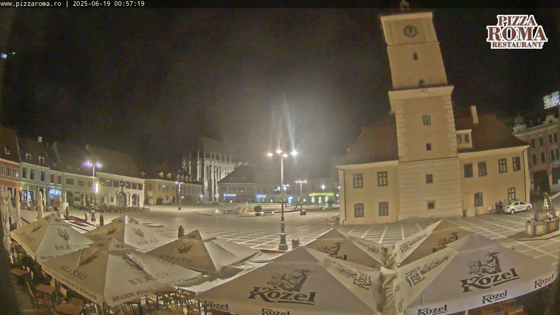 Brasov, Town / Council Square Piata Sfatului Live Cam - Centrul Vechi, Braşov, Romania