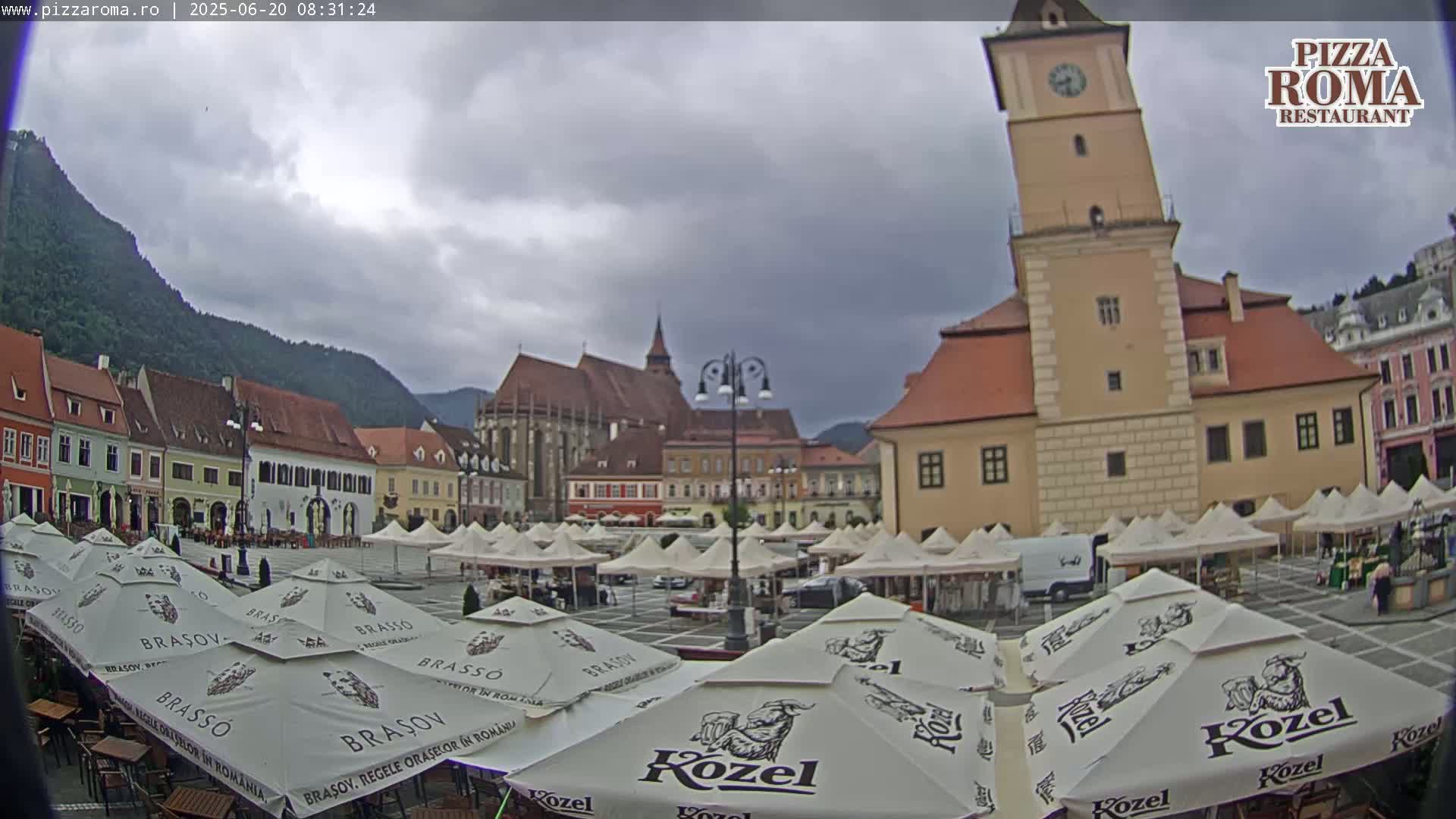 Brasov, Town / Council Square Piata Sfatului Live Cam - Centrul Vechi, Braşov, Romania