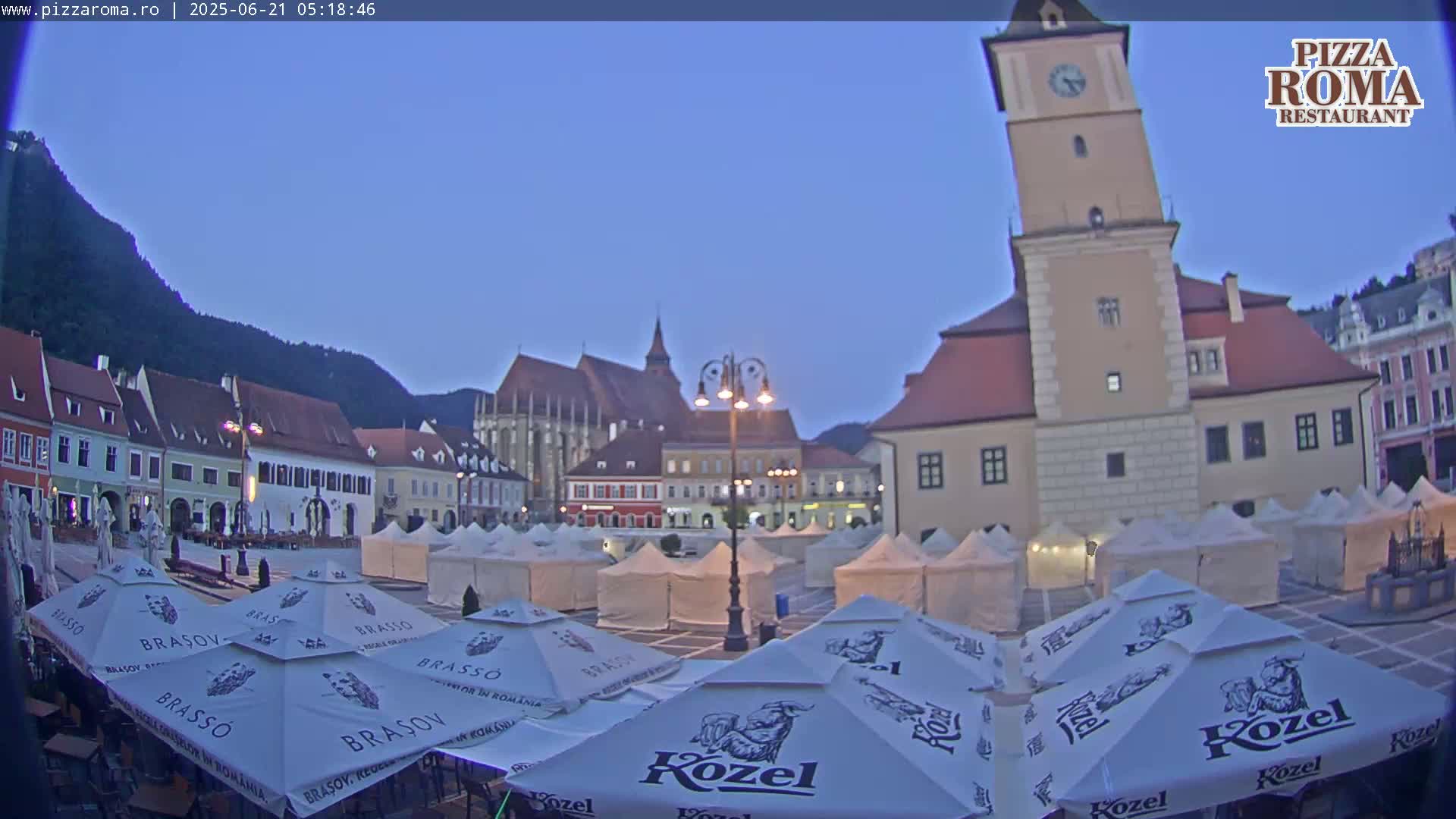 Brasov, Town / Council Square Piata Sfatului Live Cam - Centrul Vechi, Braşov, Romania