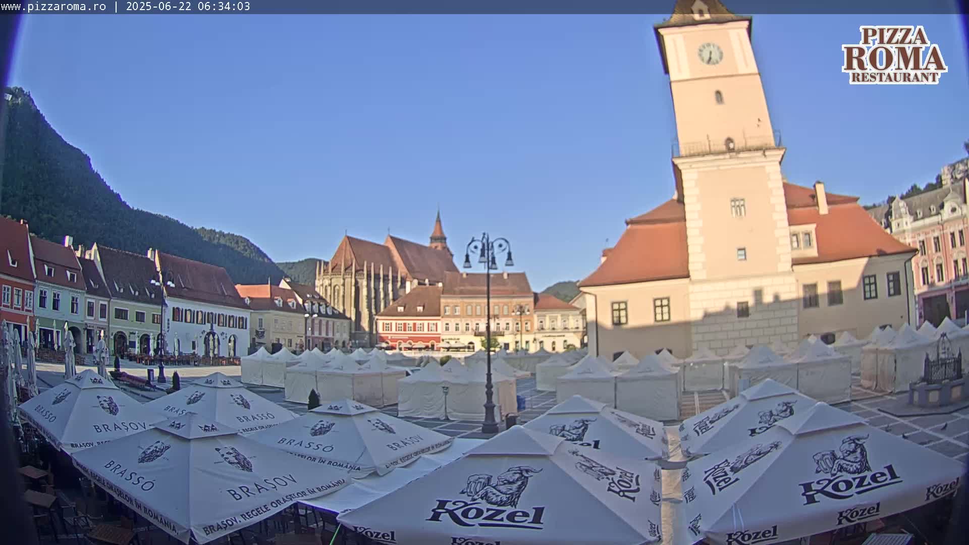Brasov, Town / Council Square Piata Sfatului Live Cam - Centrul Vechi, Braşov, Romania