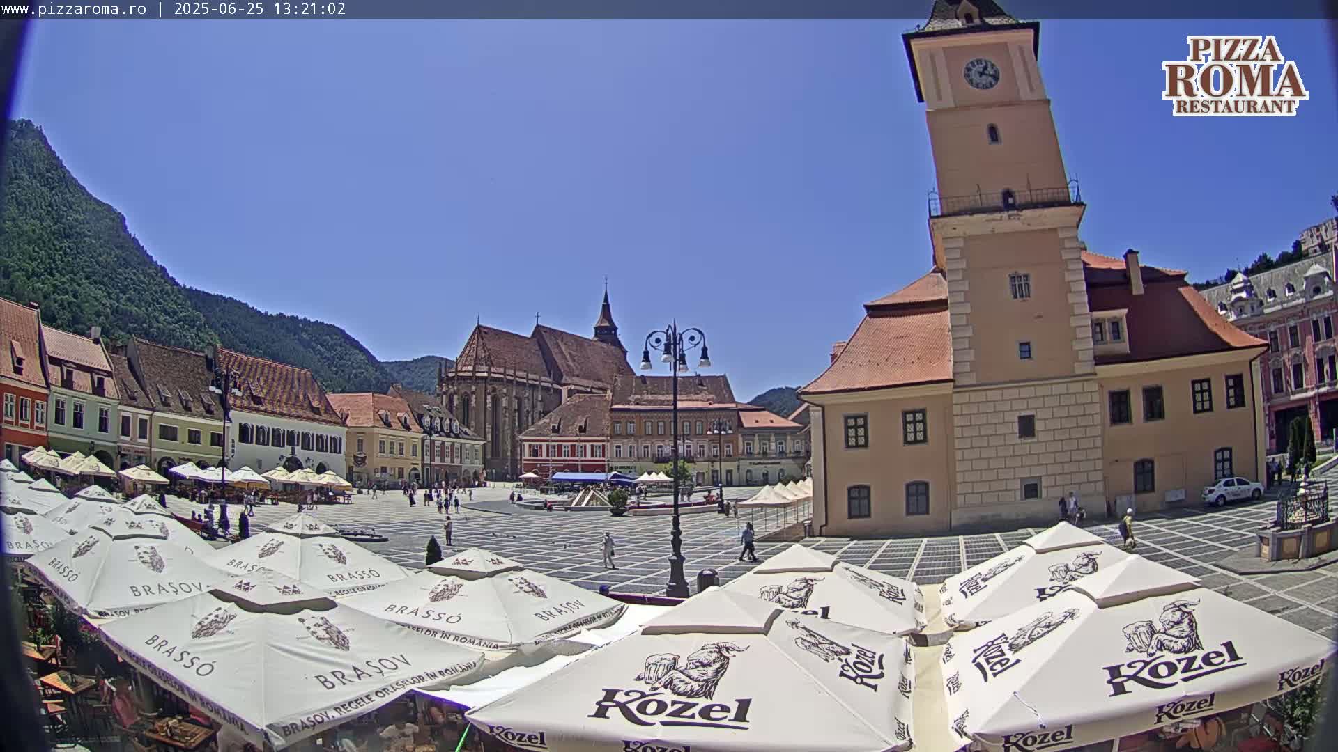 Brasov, Town / Council Square Piata Sfatului Live Cam - Centrul Vechi, Braşov, Romania