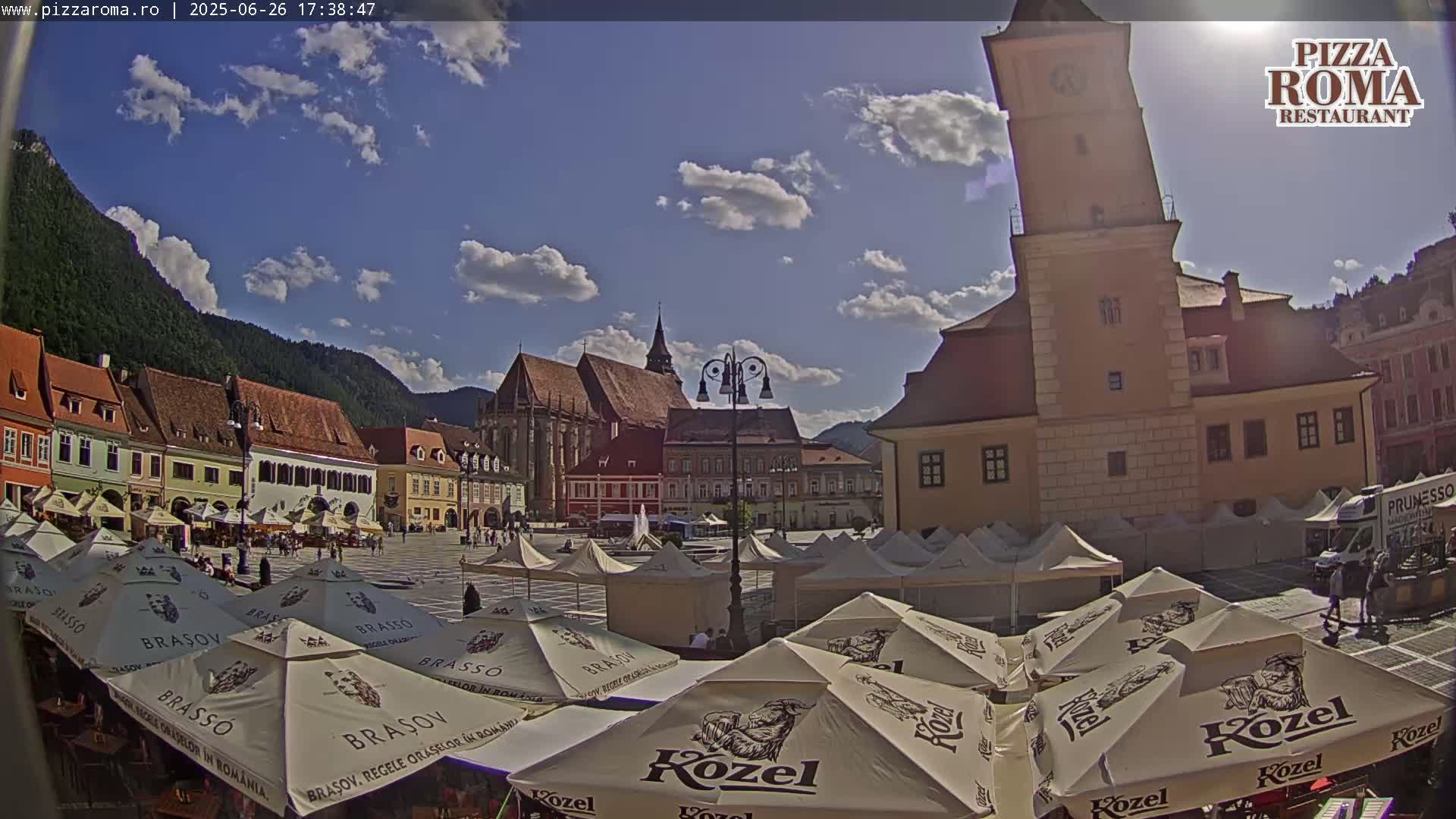 Brasov, Town / Council Square Piata Sfatului Live Cam - Centrul Vechi, Braşov, Romania