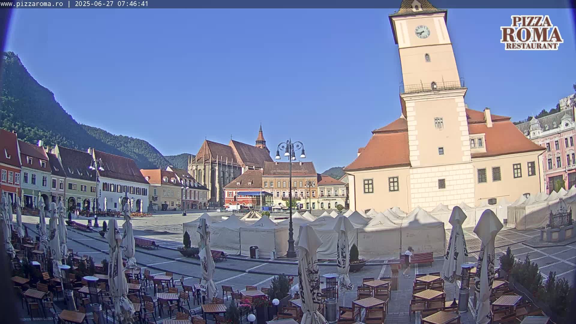Brasov, Town / Council Square Piata Sfatului Live Cam - Centrul Vechi, Braşov, Romania
