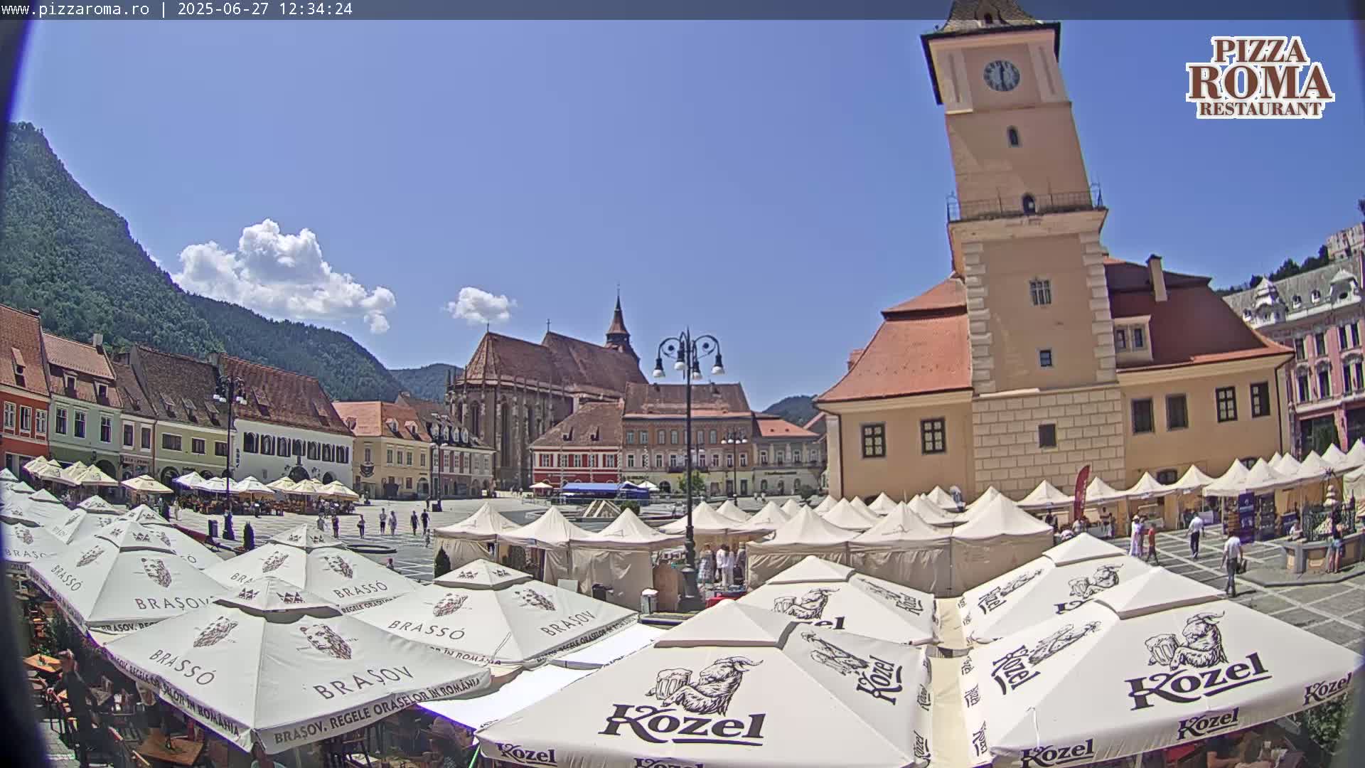 Brasov, Town / Council Square Piata Sfatului Live Cam - Centrul Vechi, Braşov, Romania