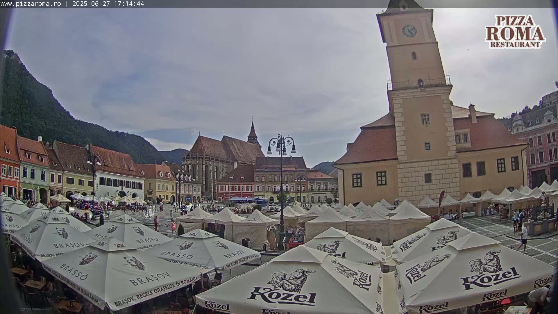 Brasov, Town / Council Square Piata Sfatului Live Cam - Centrul Vechi, Braşov, Romania