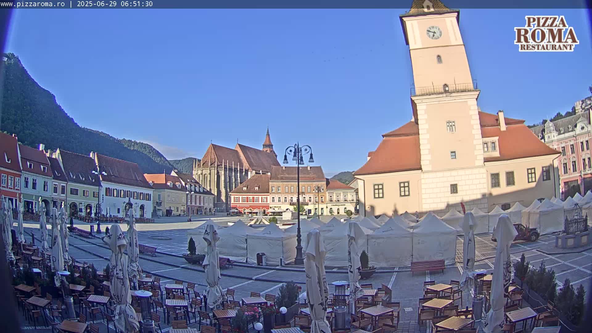 Brasov, Town / Council Square Piata Sfatului Live Cam - Centrul Vechi, Braşov, Romania
