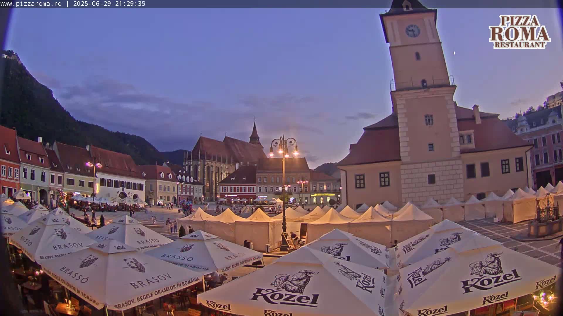 Brasov, Town / Council Square Piata Sfatului Live Cam - Centrul Vechi, Braşov, Romania