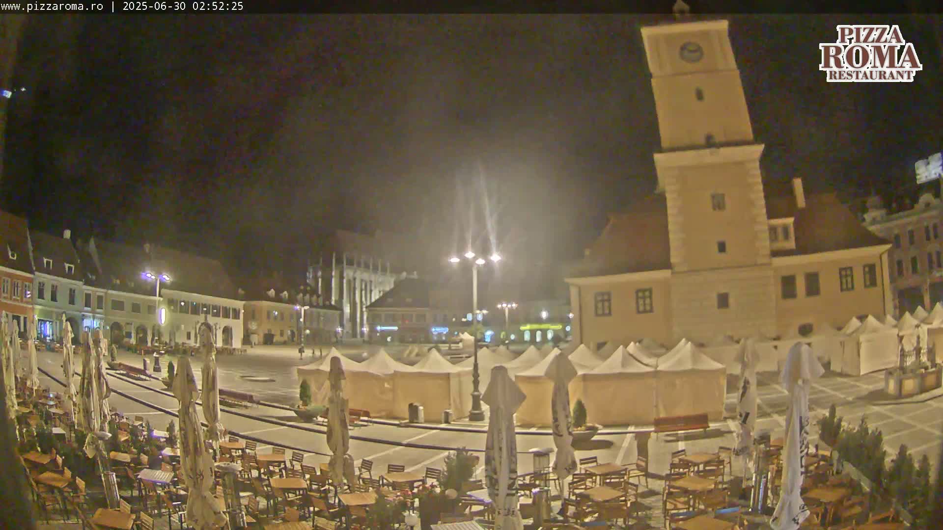Brasov, Town / Council Square Piata Sfatului Live Cam - Centrul Vechi, Braşov, Romania