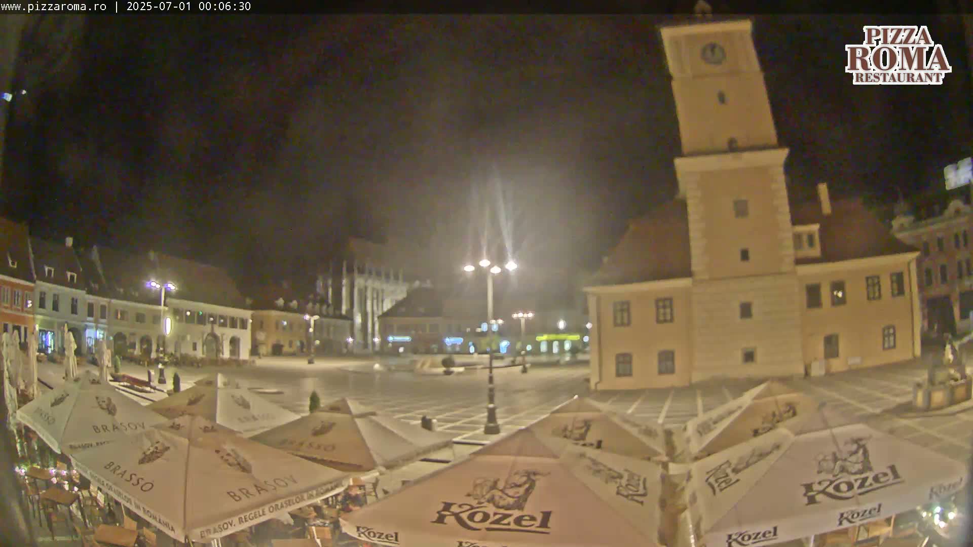 Brasov, Town / Council Square Piata Sfatului Live Cam - Centrul Vechi, Braşov, Romania