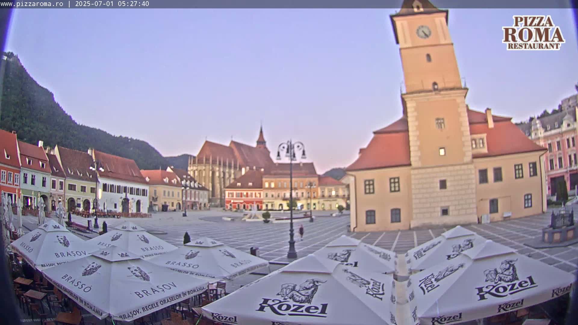 Brasov, Town / Council Square Piata Sfatului Live Cam - Centrul Vechi, Braşov, Romania