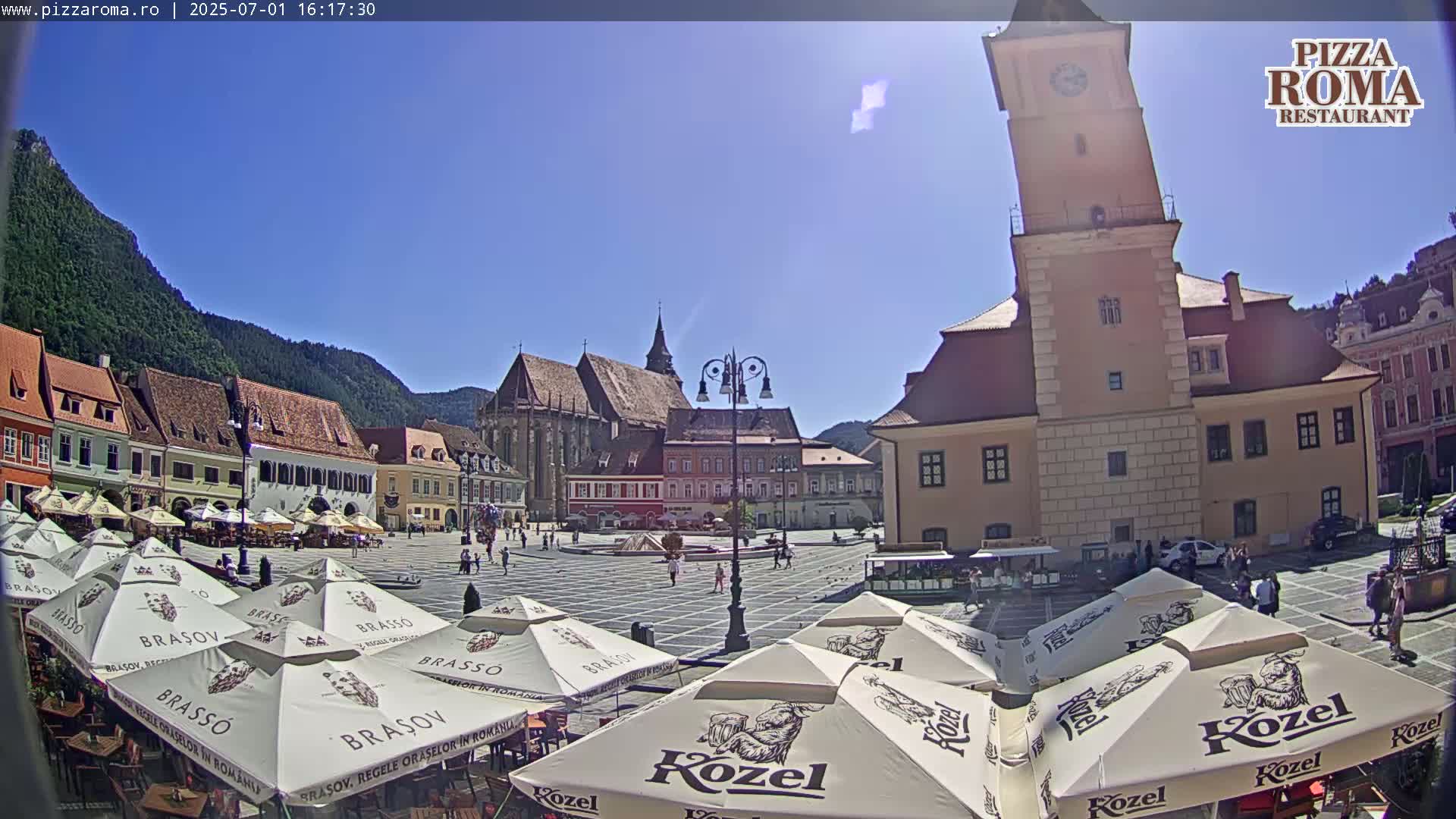 Brasov, Town / Council Square Piata Sfatului Live Cam - Centrul Vechi, Braşov, Romania