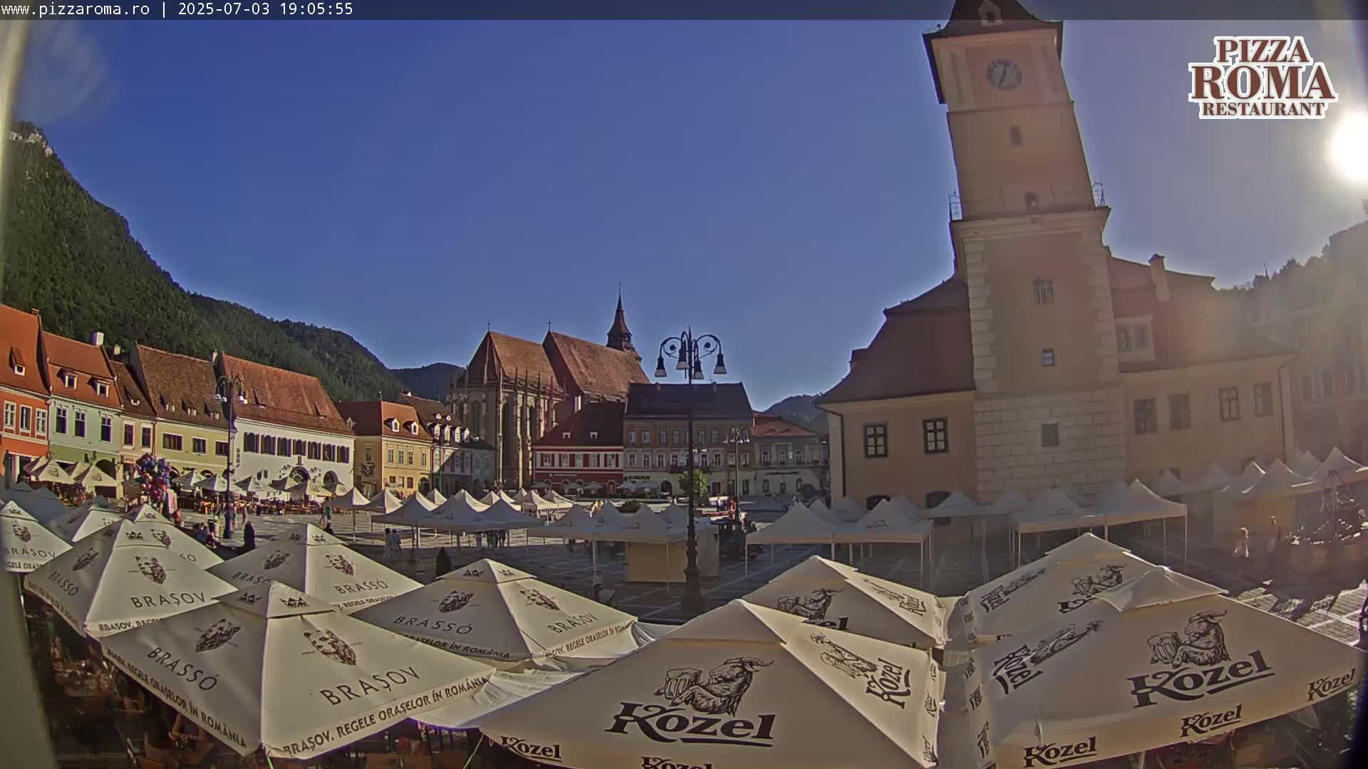 Brasov, Town / Council Square Piata Sfatului Live Cam - Centrul Vechi, Braşov, Romania