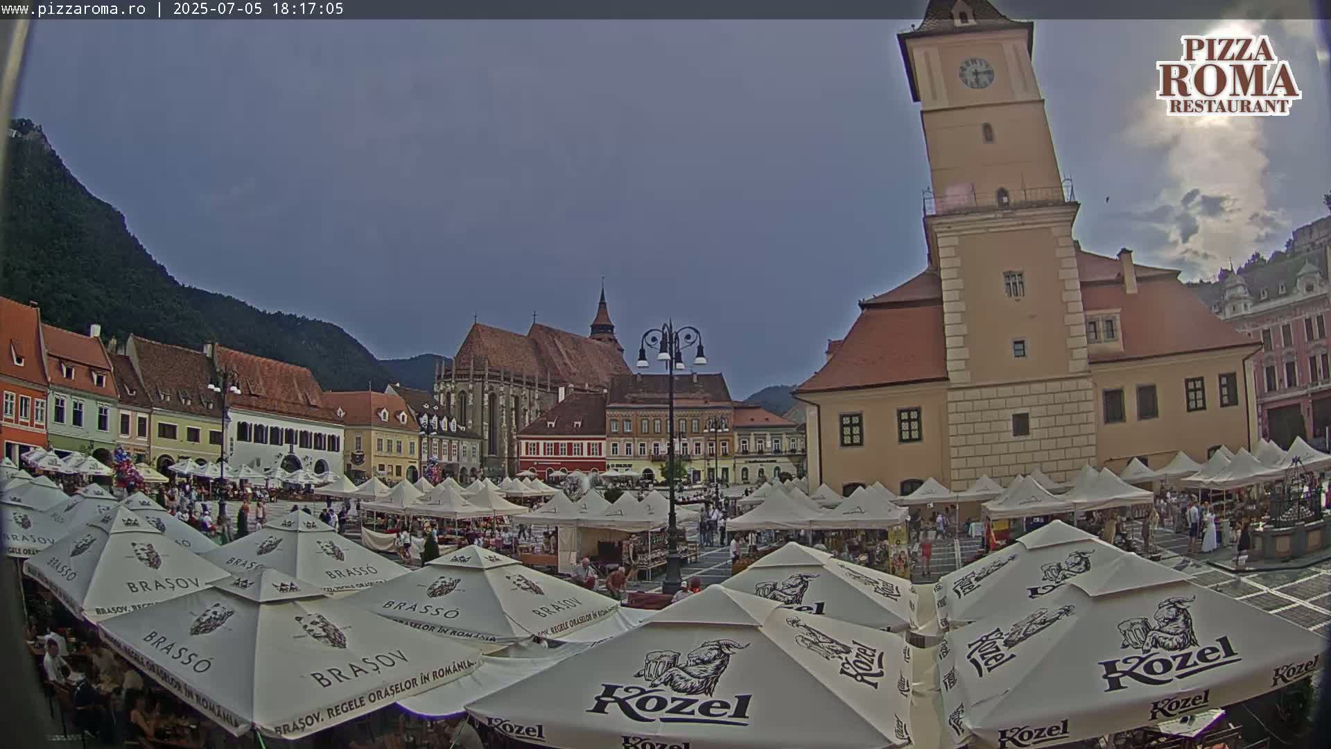 Brasov, Town / Council Square Piata Sfatului Live Cam - Centrul Vechi, Braşov, Romania