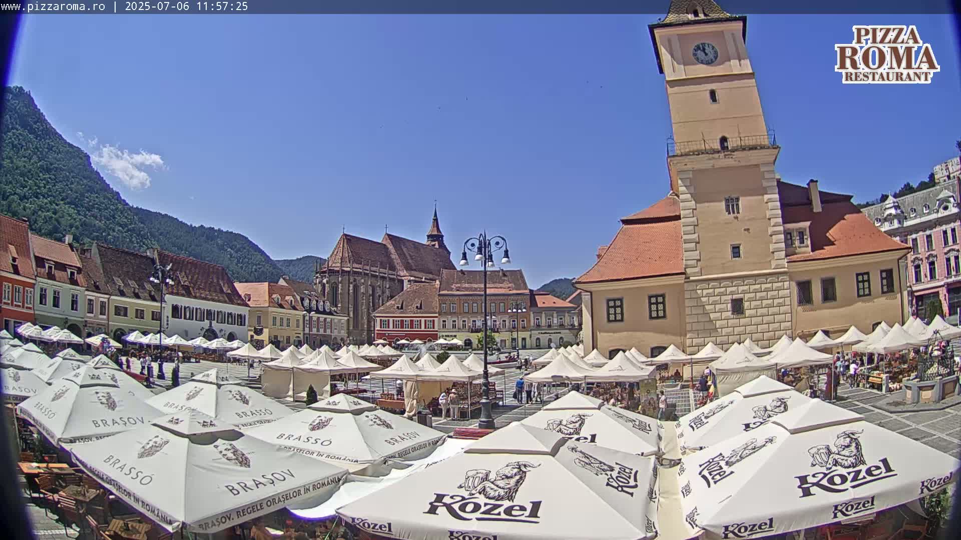 Brasov, Town / Council Square Piata Sfatului Live Cam - Centrul Vechi, Braşov, Romania