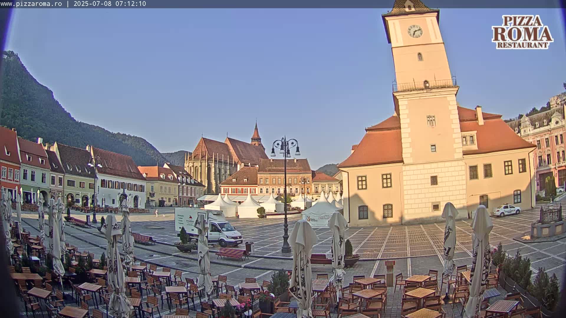 Brasov, Town / Council Square Piata Sfatului Live Cam - Centrul Vechi, Braşov, Romania