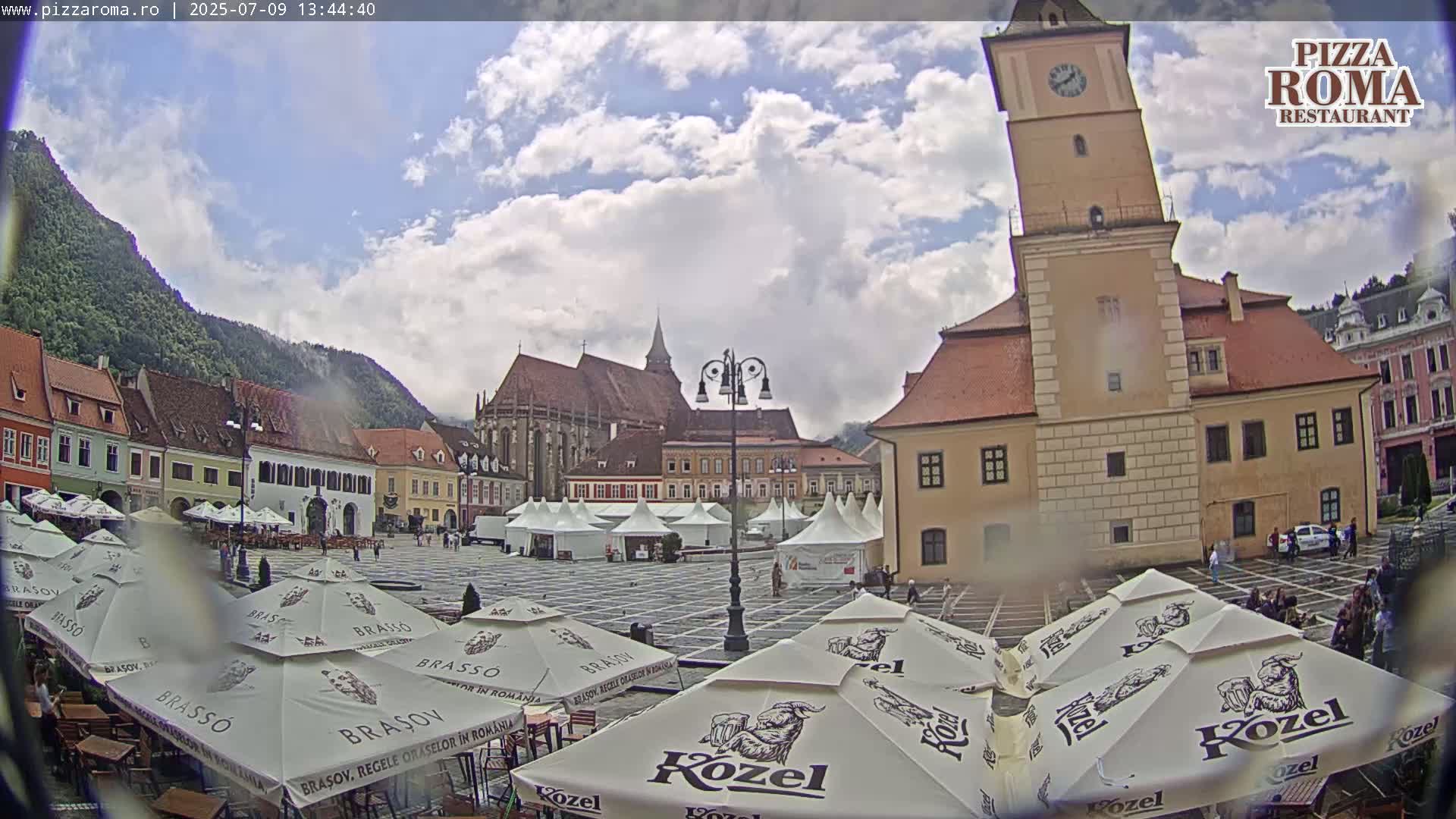 Brasov, Town / Council Square Piata Sfatului Live Cam - Centrul Vechi, Braşov, Romania