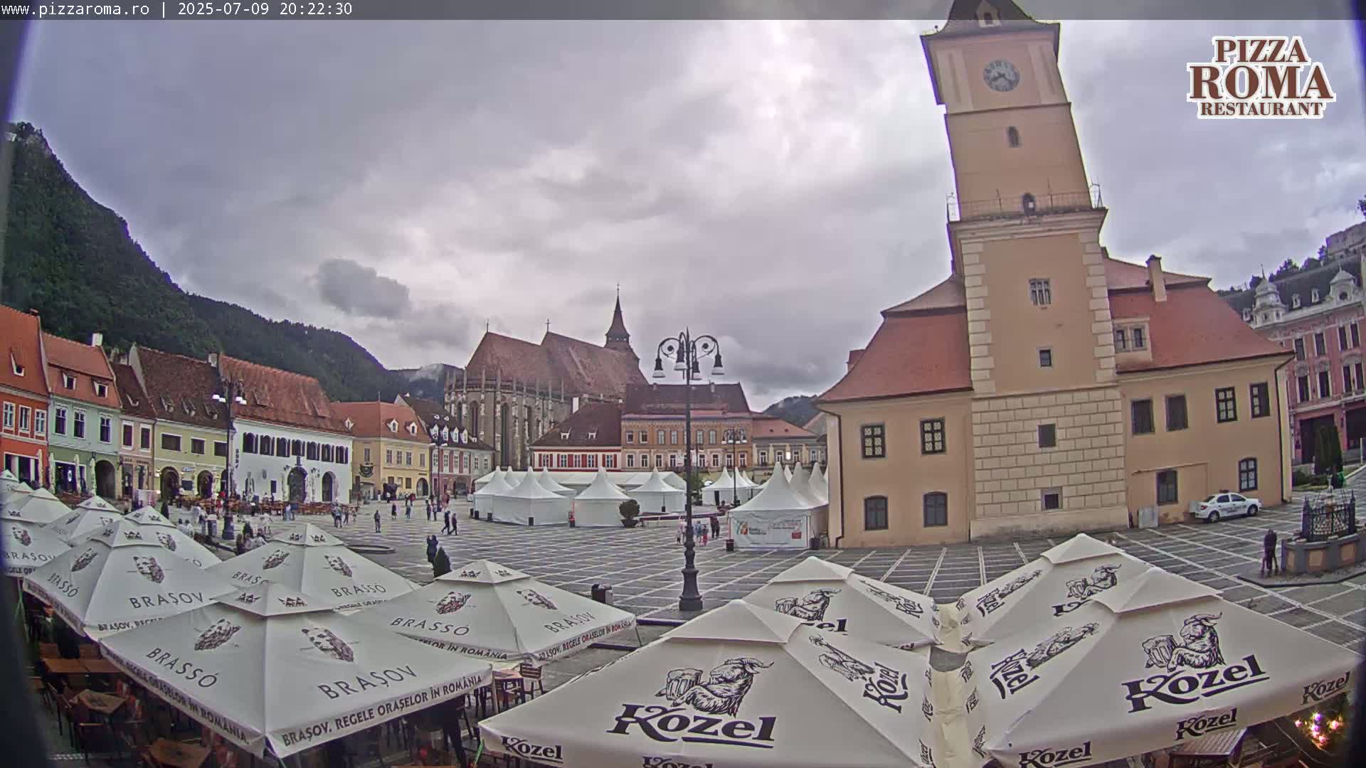 Brasov, Town / Council Square Piata Sfatului Live Cam - Centrul Vechi, Braşov, Romania