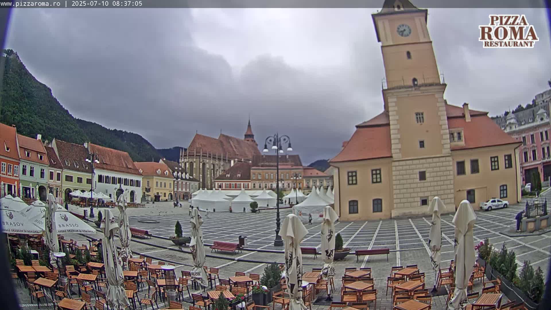 Brasov, Town / Council Square Piata Sfatului Live Cam - Centrul Vechi, Braşov, Romania