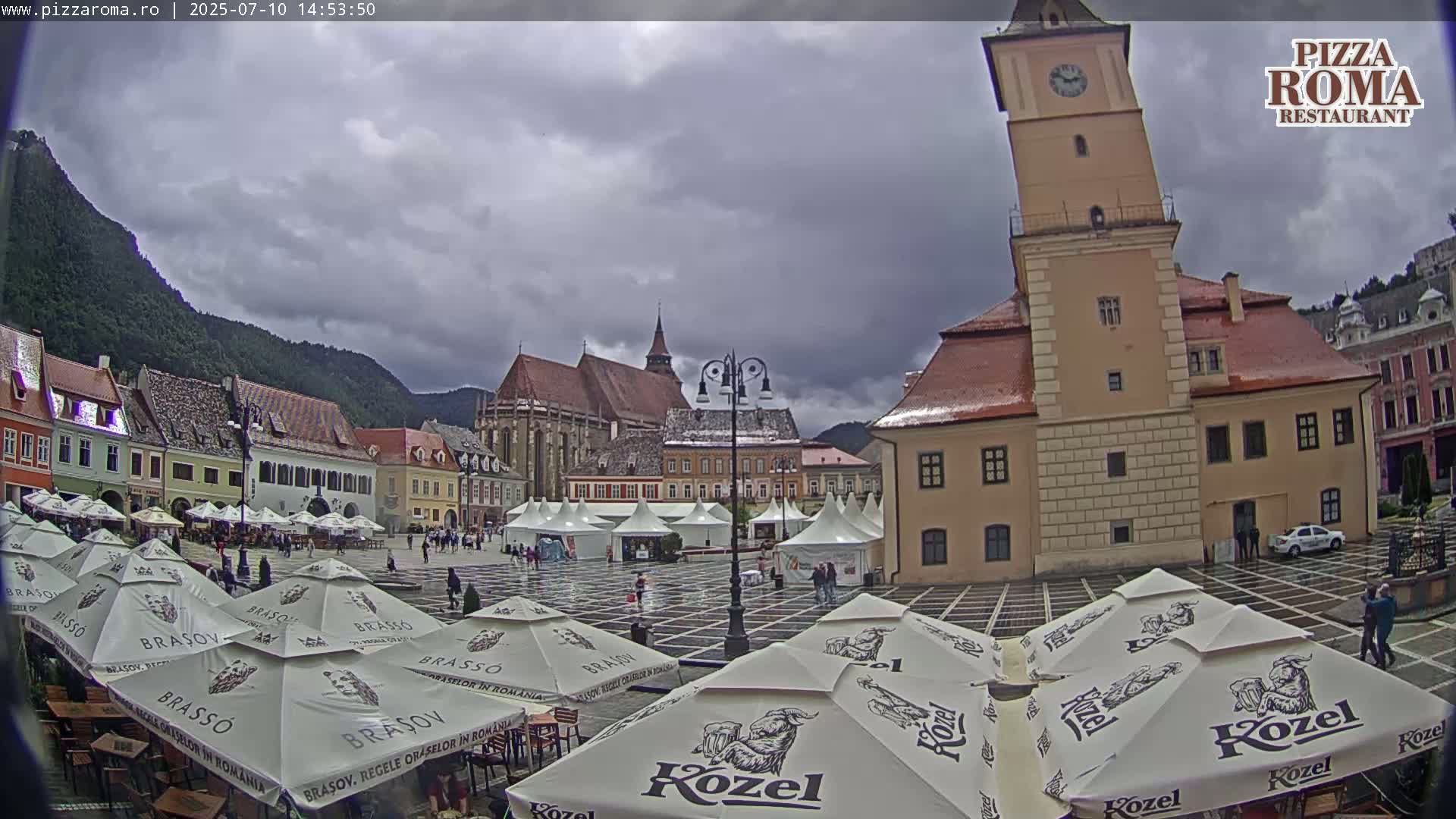 Brasov, Town / Council Square Piata Sfatului Live Cam - Centrul Vechi, Braşov, Romania