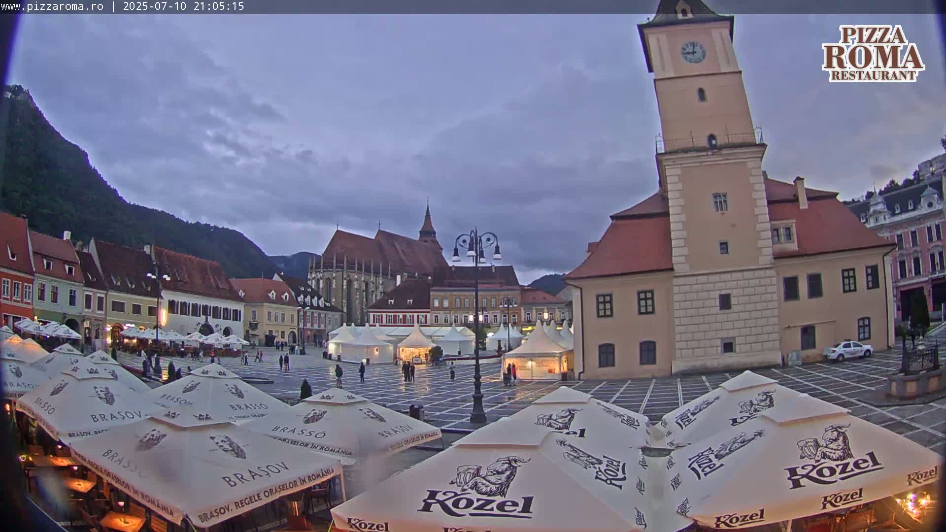 Brasov, Town / Council Square Piata Sfatului Live Cam - Centrul Vechi, Braşov, Romania
