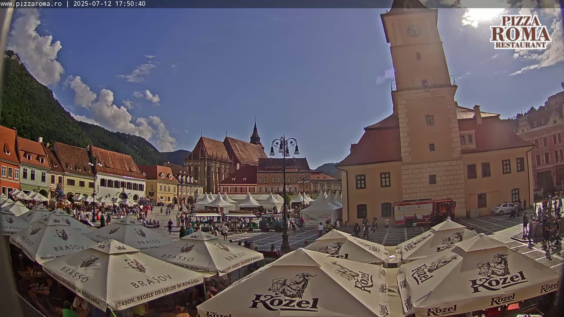 Brasov, Town / Council Square Piata Sfatului Live Cam - Centrul Vechi, Braşov, Romania