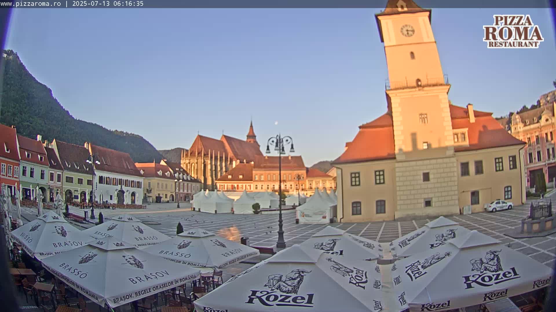 Brasov, Town / Council Square Piata Sfatului Live Cam - Centrul Vechi, Braşov, Romania