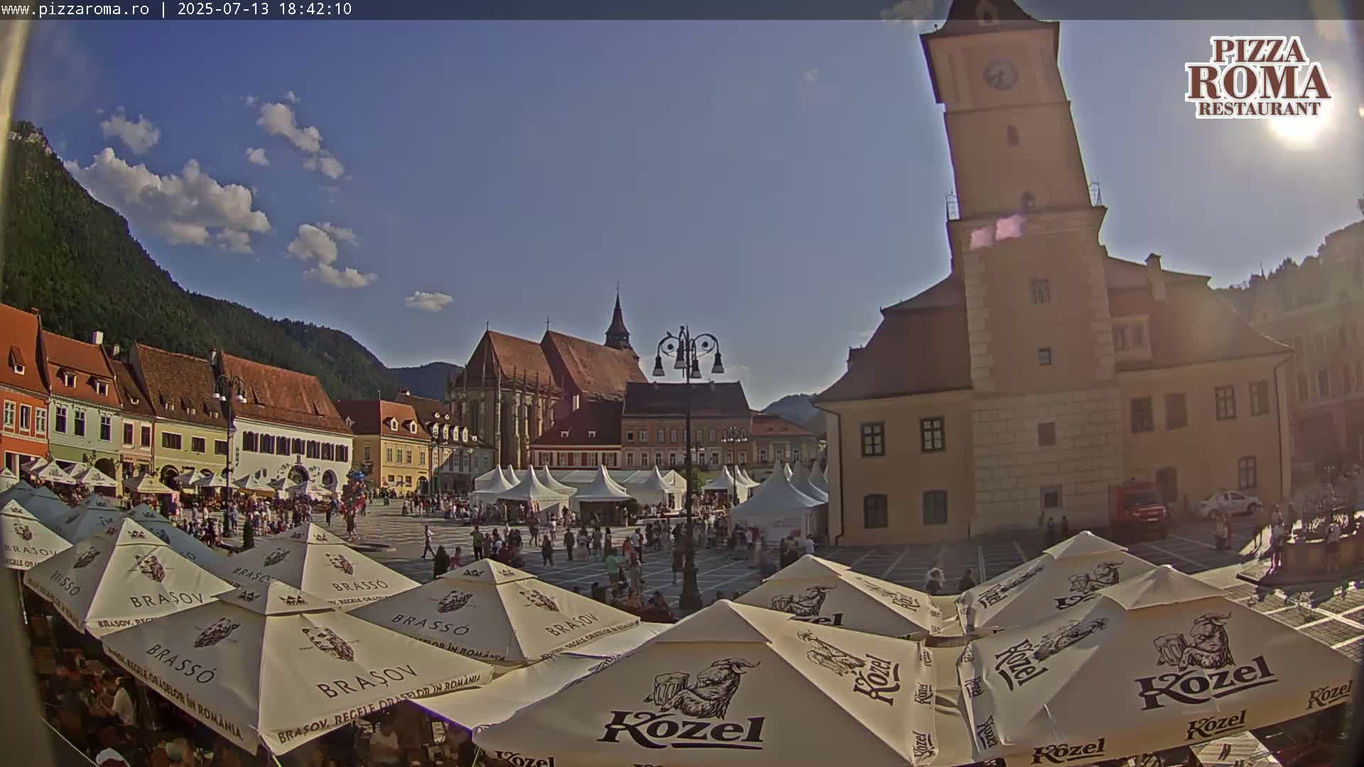 Brasov, Town / Council Square Piata Sfatului Live Cam - Centrul Vechi, Braşov, Romania