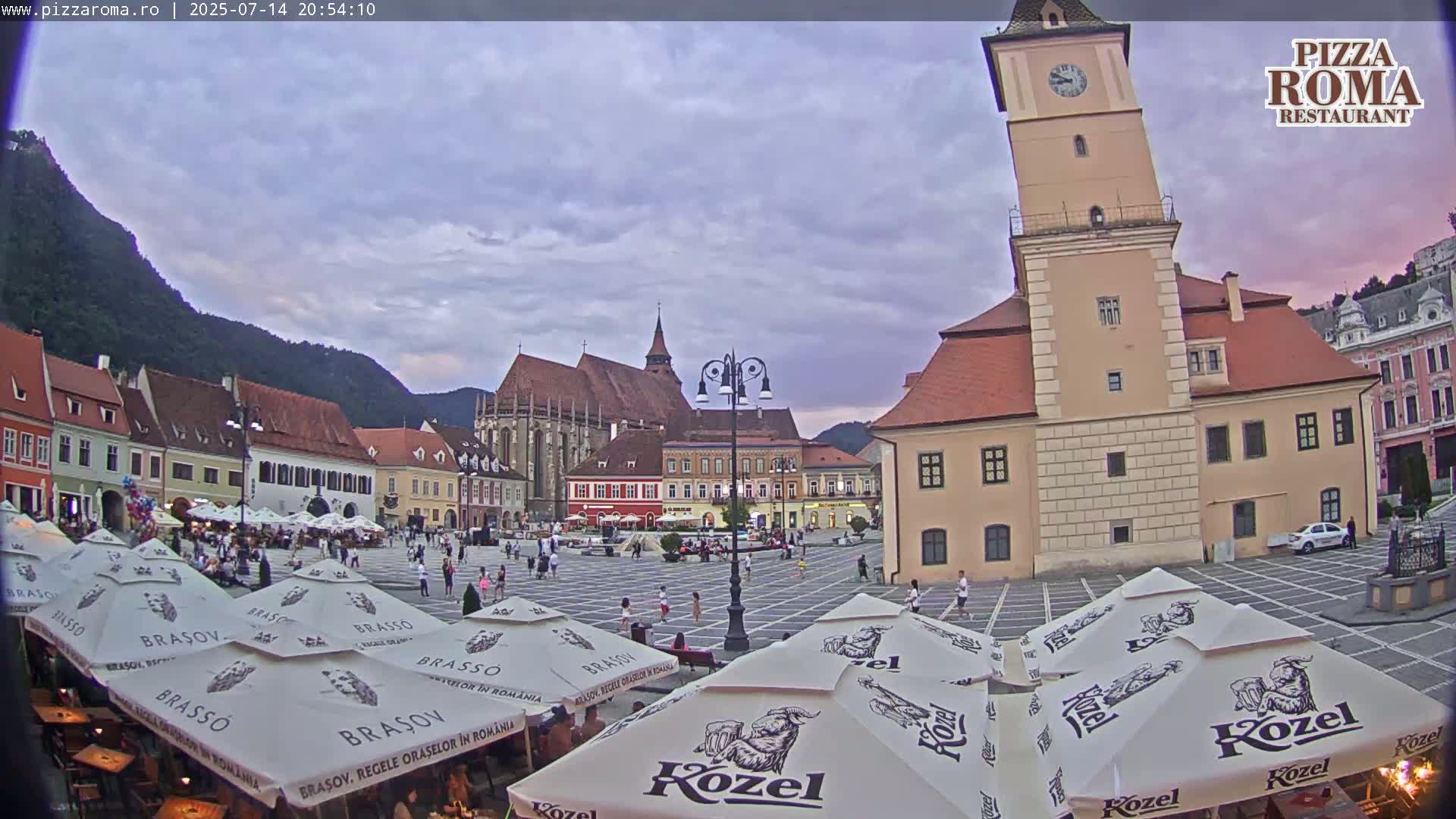 Brasov, Town / Council Square Piata Sfatului Live Cam - Centrul Vechi, Braşov, Romania
