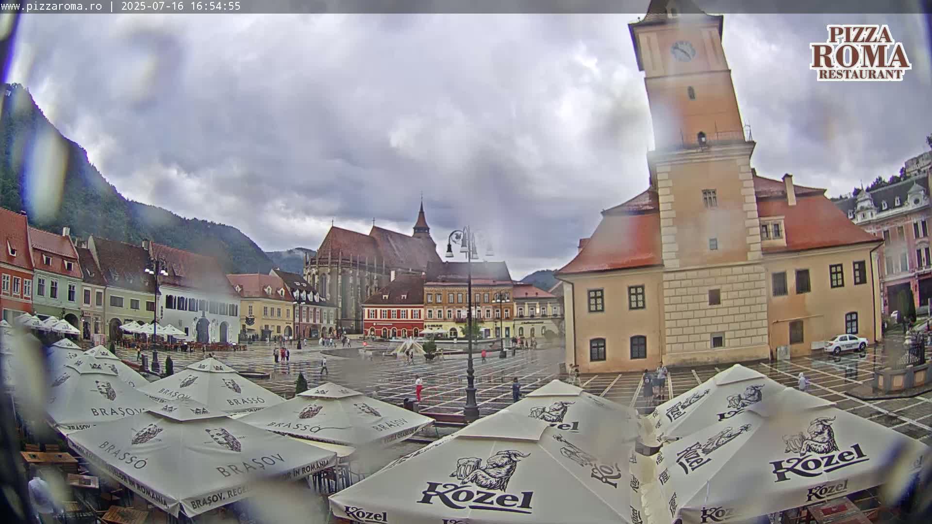 Brasov, Town / Council Square Piata Sfatului Live Cam - Centrul Vechi, Braşov, Romania