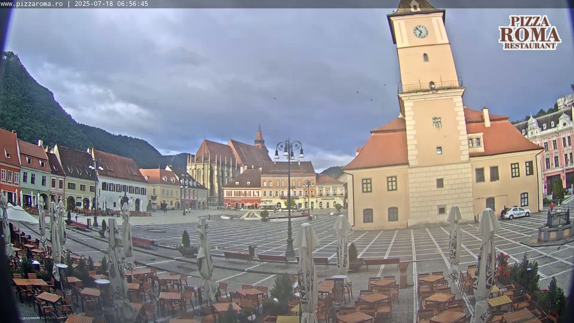 Brasov, Town / Council Square Piata Sfatului Live Cam - Centrul Vechi, Braşov, Romania