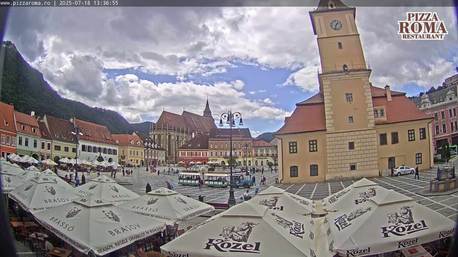 Brasov, Town / Council Square Piata Sfatului Live Cam - Centrul Vechi, Braşov, Romania