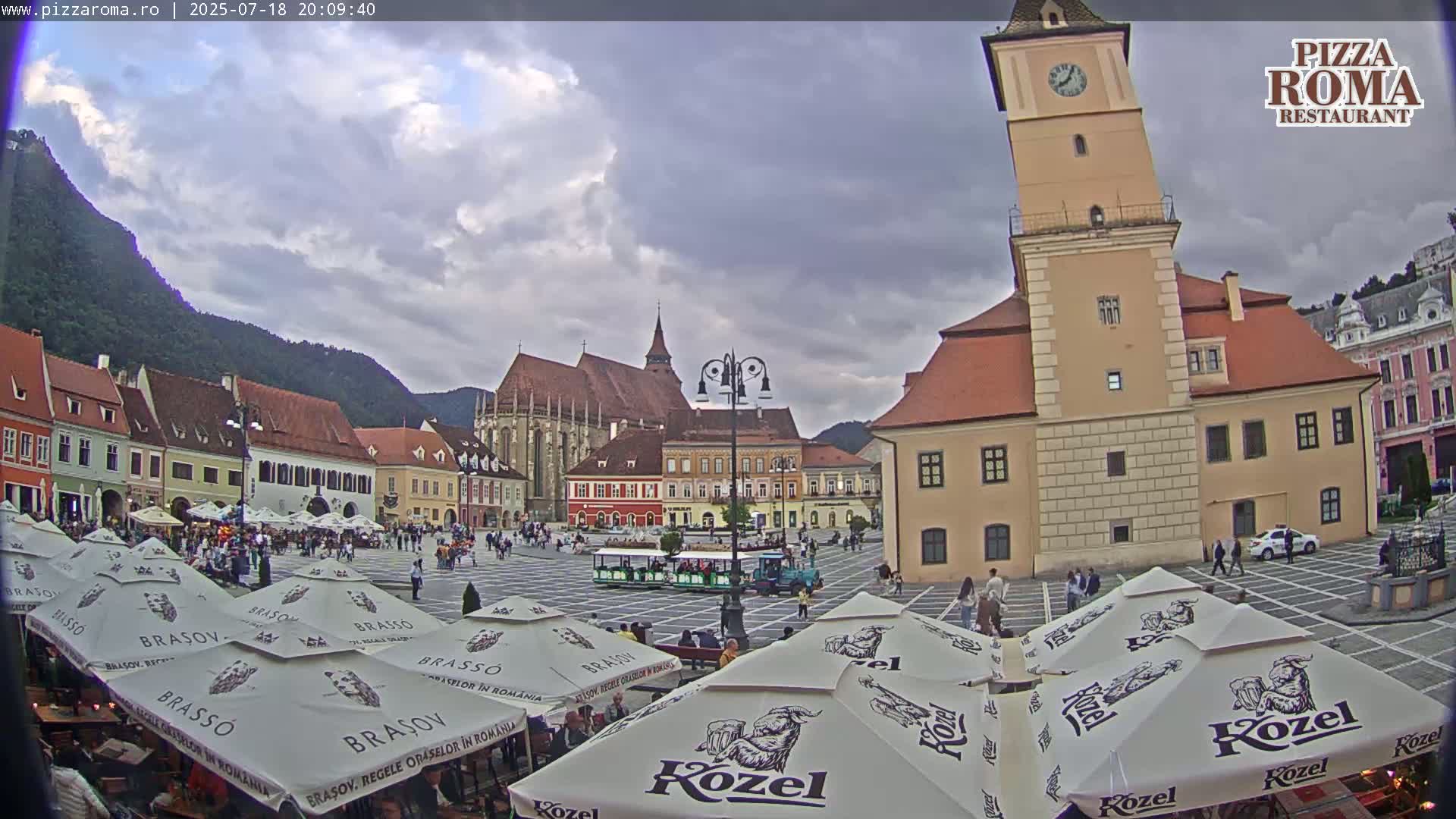 Brasov, Town / Council Square Piata Sfatului Live Cam - Centrul Vechi, Braşov, Romania