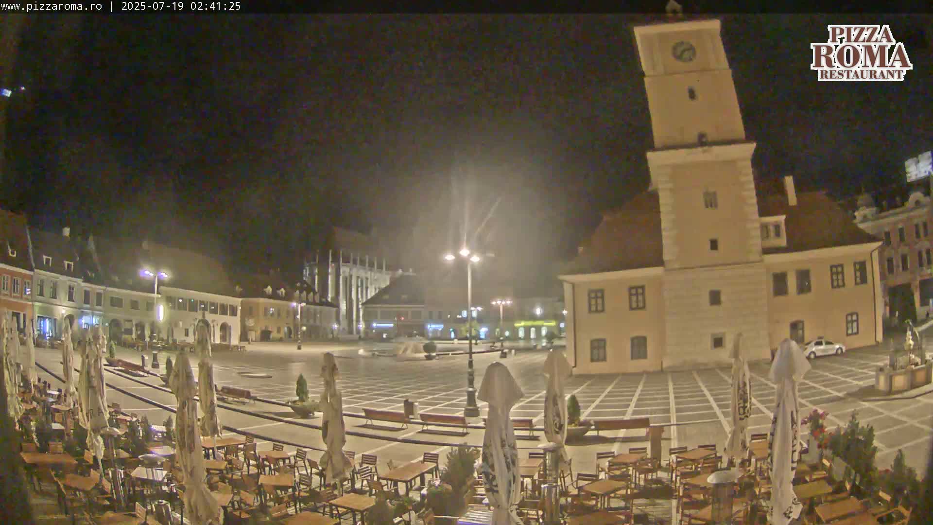 Brasov, Town / Council Square Piata Sfatului Live Cam - Centrul Vechi, Braşov, Romania