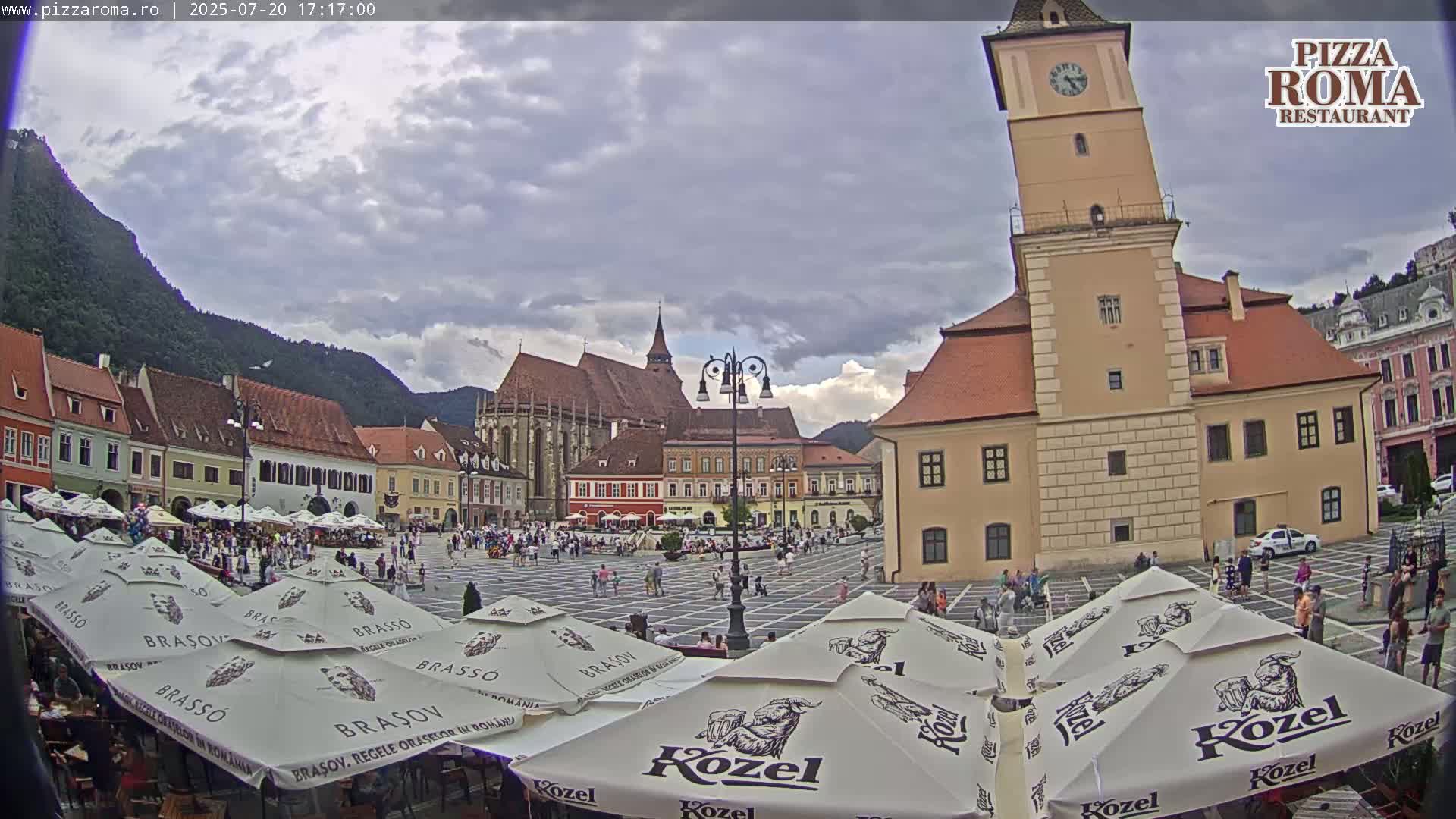 Brasov, Town / Council Square Piata Sfatului Live Cam - Centrul Vechi, Braşov, Romania