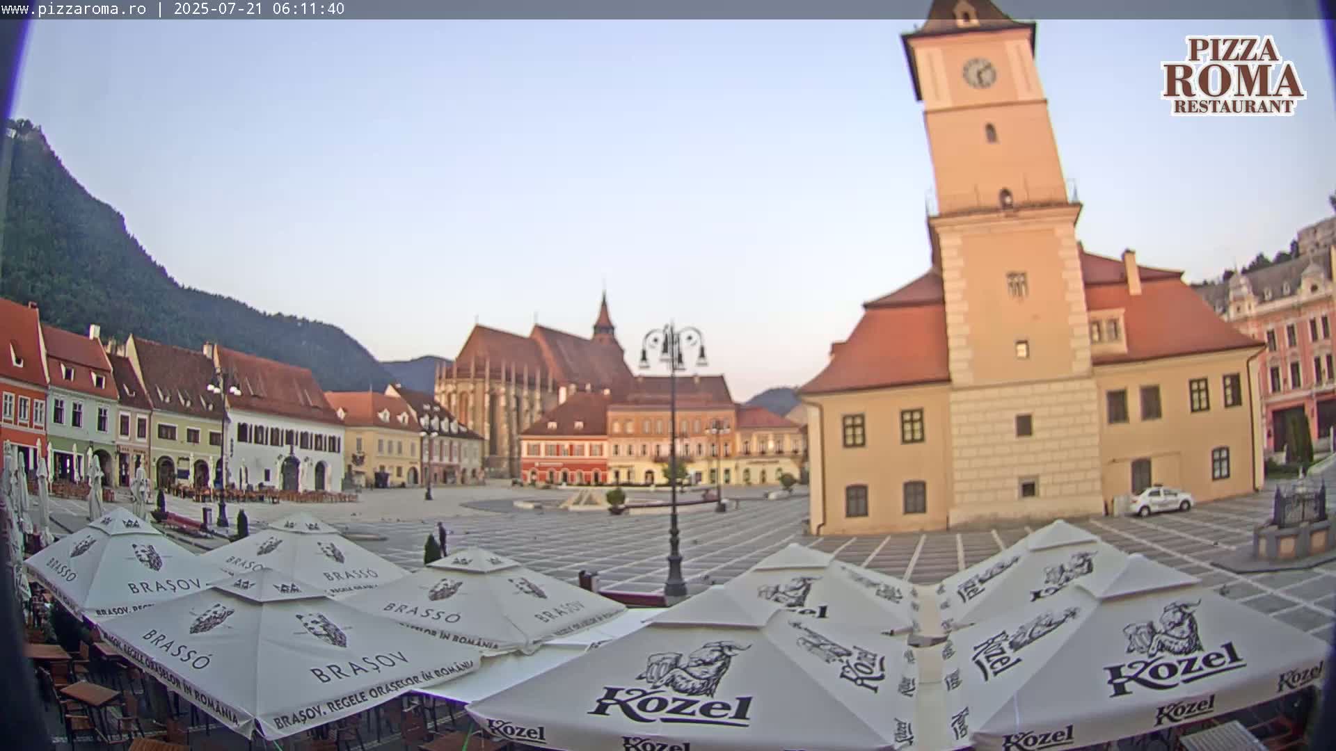 Brasov, Town / Council Square Piata Sfatului Live Cam - Centrul Vechi, Braşov, Romania