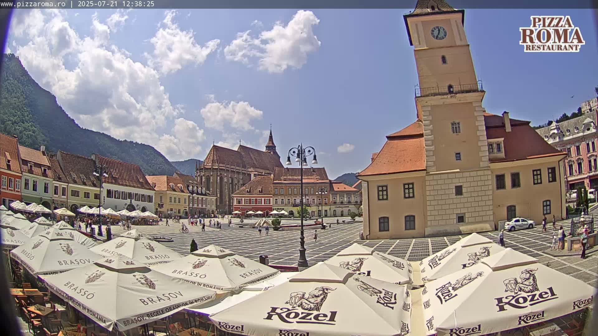 Brasov, Town / Council Square Piata Sfatului Live Cam - Centrul Vechi, Braşov, Romania