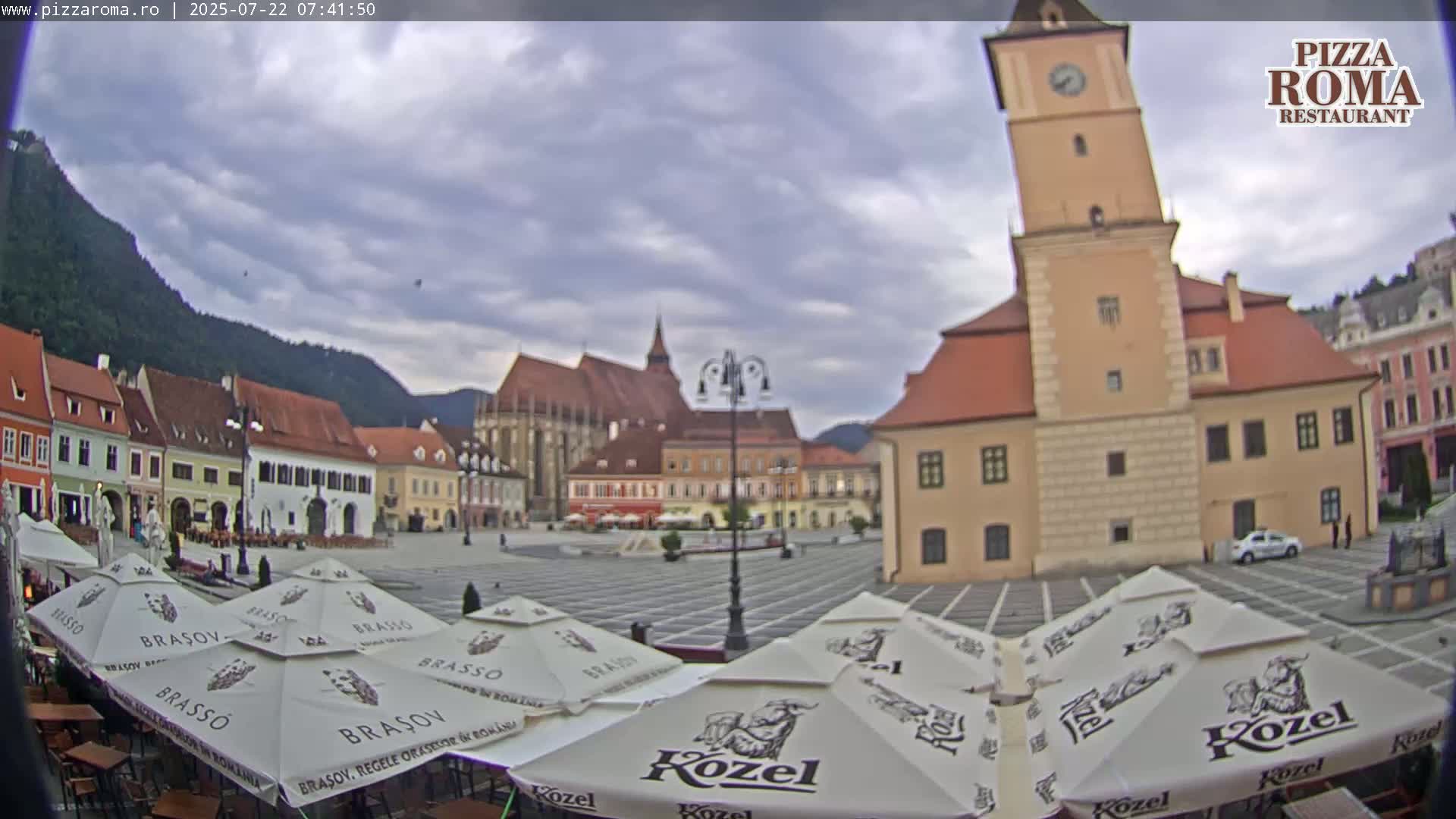 Brasov, Town / Council Square Piata Sfatului Live Cam - Centrul Vechi, Braşov, Romania