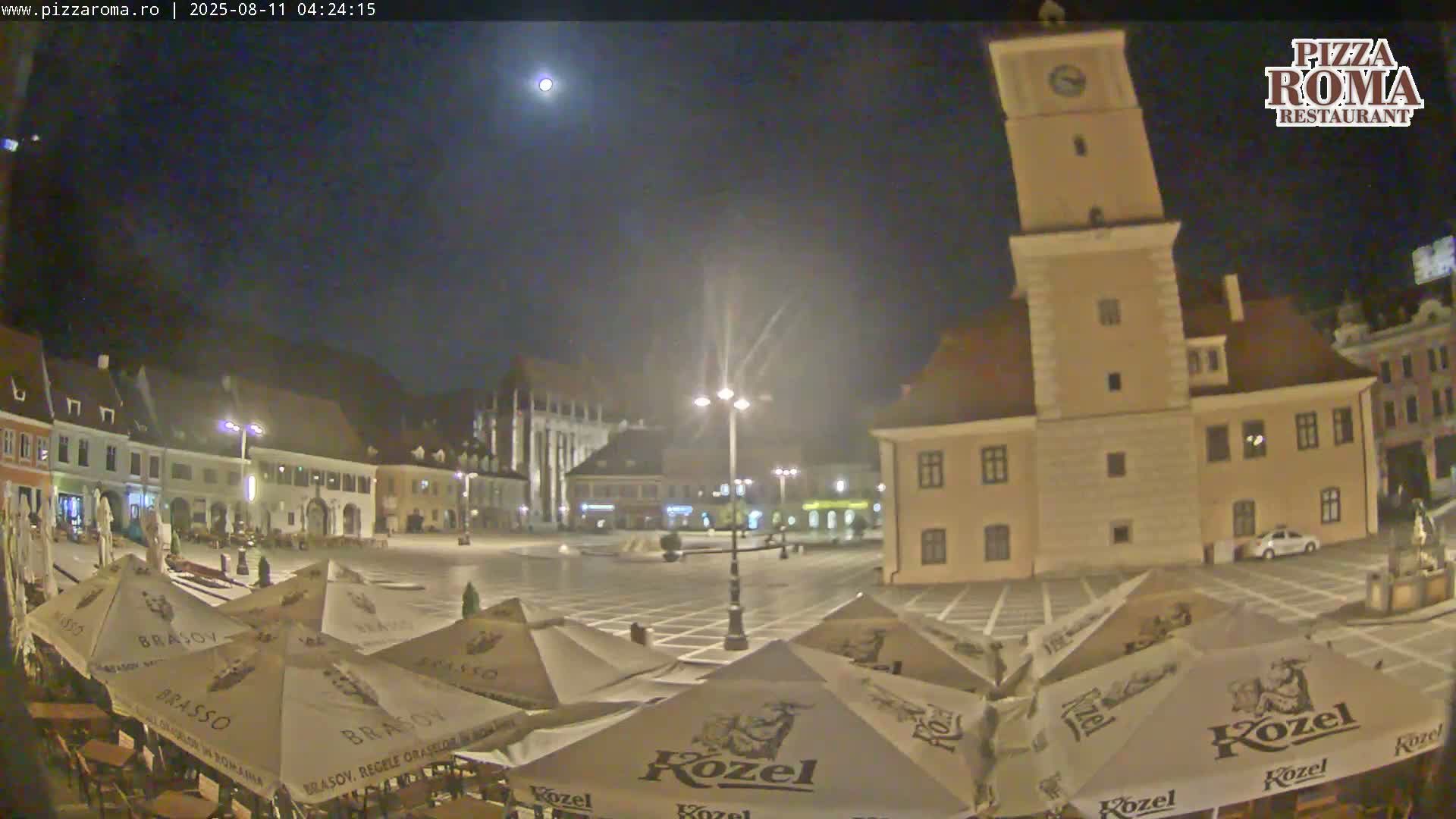 Brasov, Town / Council Square Piata Sfatului Live Cam - Centrul Vechi, Braşov, Romania