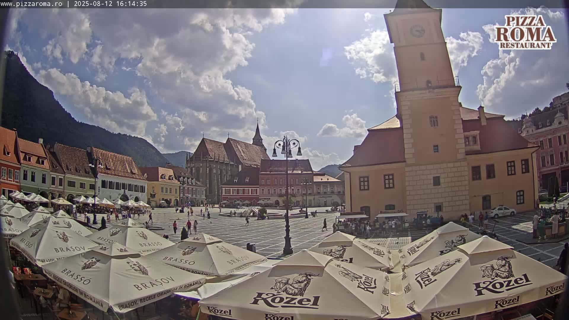 Brasov, Town / Council Square Piata Sfatului Live Cam - Centrul Vechi, Braşov, Romania