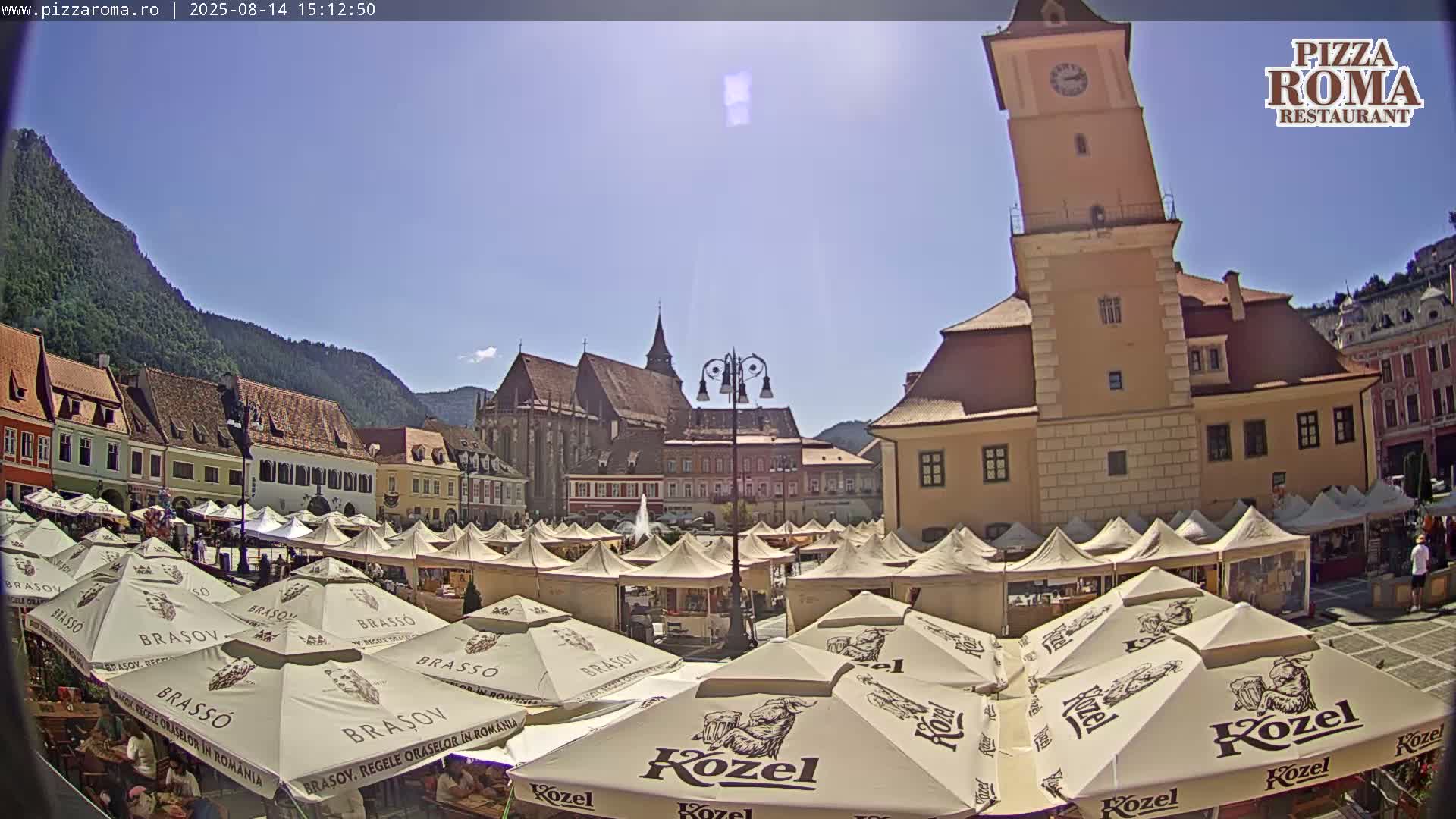 Brasov, Town / Council Square Piata Sfatului Live Cam - Centrul Vechi, Braşov, Romania