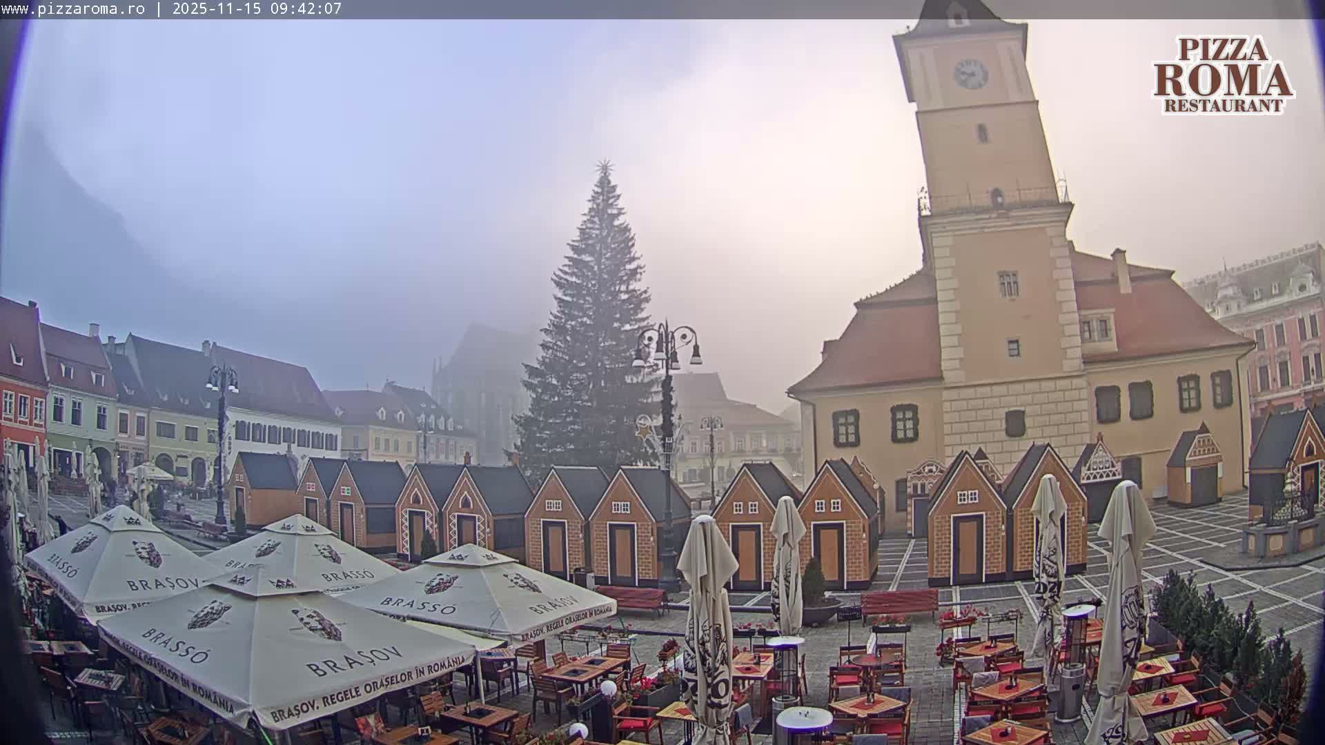 Brasov, Town / Council Square Piata Sfatului Live Cam - Centrul Vechi, Braşov, Romania
