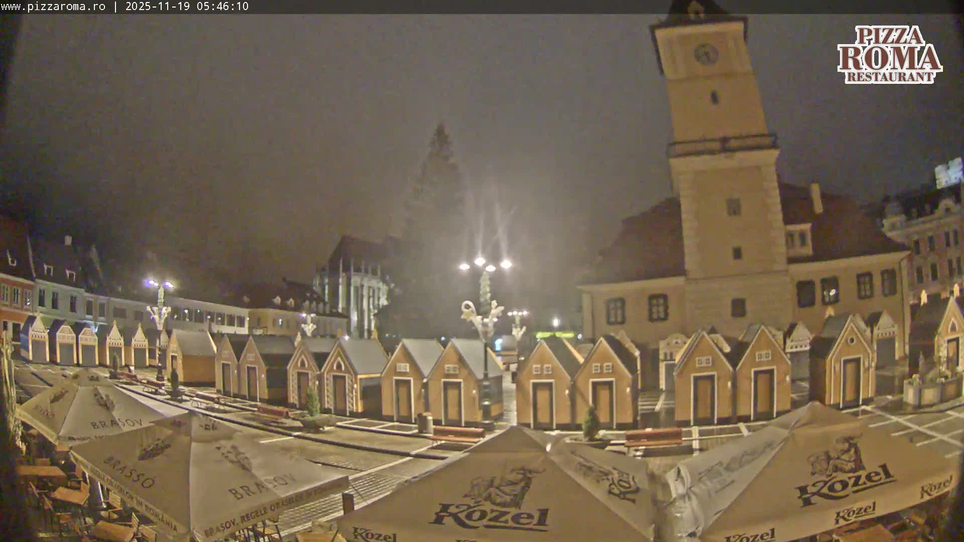Brasov, Town / Council Square Piata Sfatului Live Cam - Centrul Vechi, Braşov, Romania