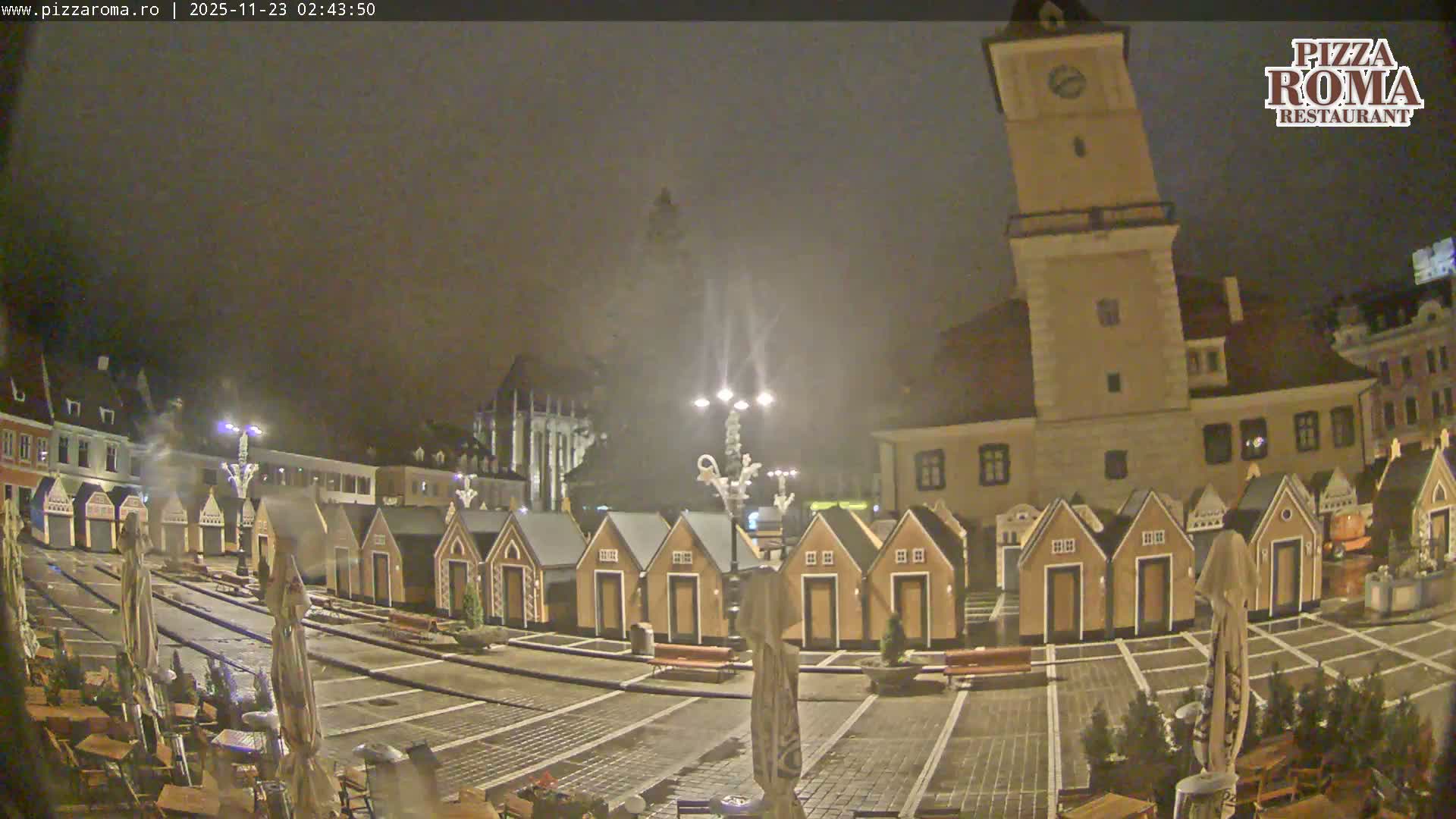 Brasov, Town / Council Square Piata Sfatului Live Cam - Centrul Vechi, Braşov, Romania