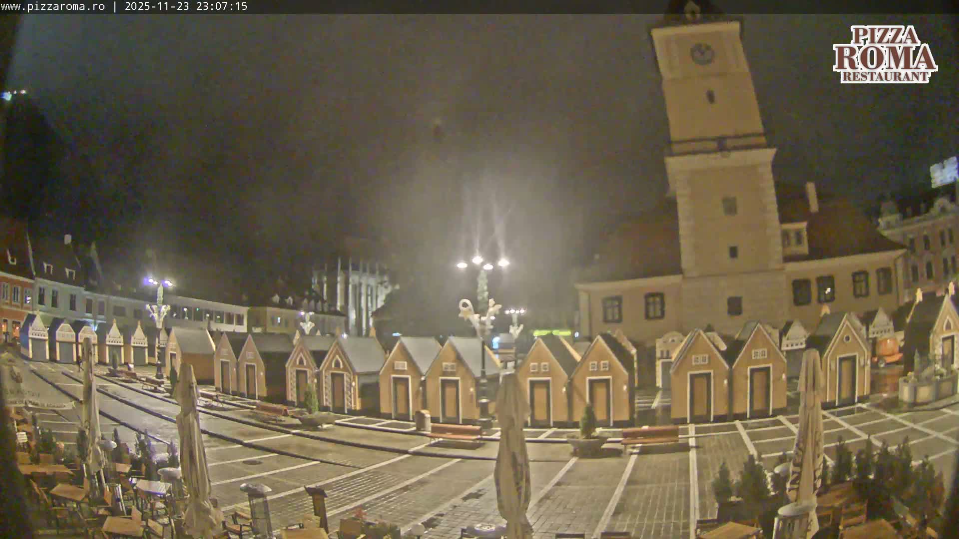 Brasov, Town / Council Square Piata Sfatului Live Cam - Centrul Vechi, Braşov, Romania