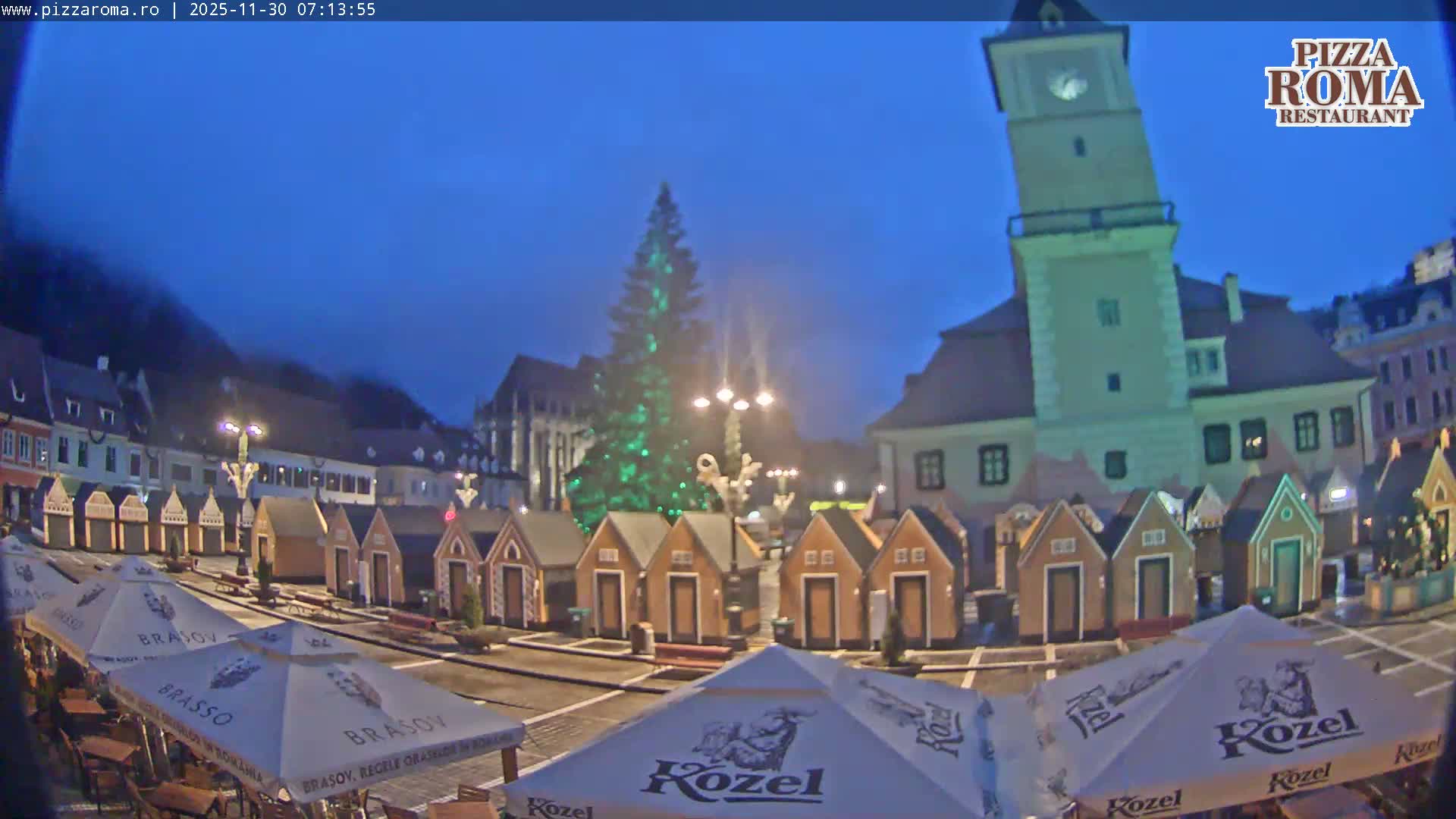 Brasov, Town / Council Square Piata Sfatului Live Cam - Centrul Vechi, Braşov, Romania