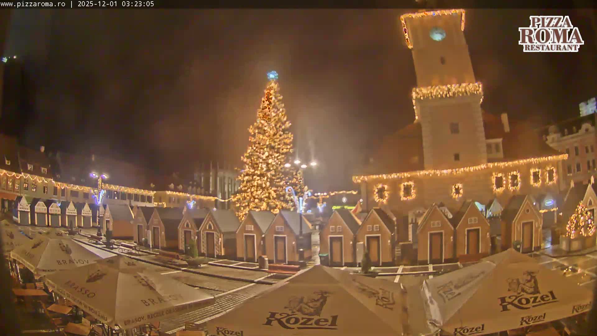Brasov, Town / Council Square Piata Sfatului Live Cam - Centrul Vechi, Braşov, Romania