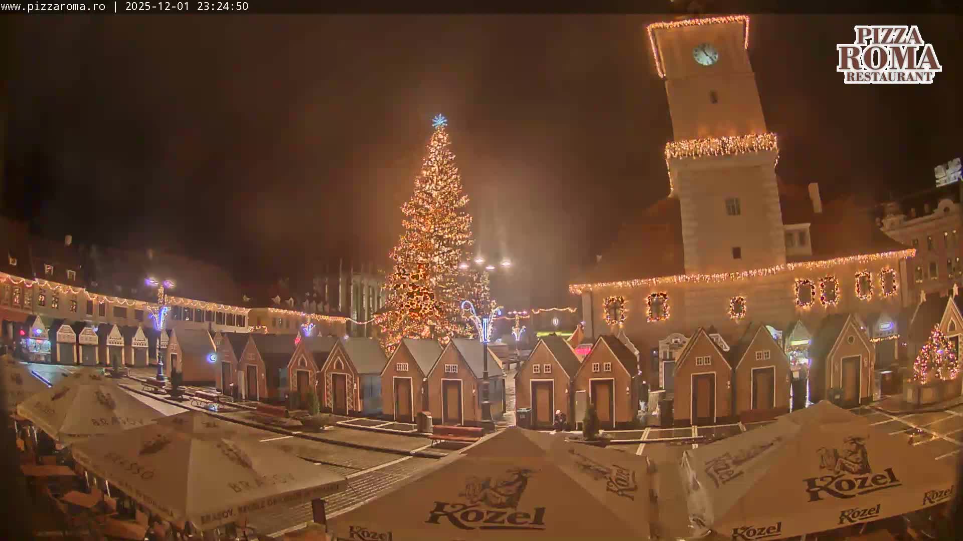 Brasov, Town / Council Square Piata Sfatului Live Cam - Centrul Vechi, Braşov, Romania
